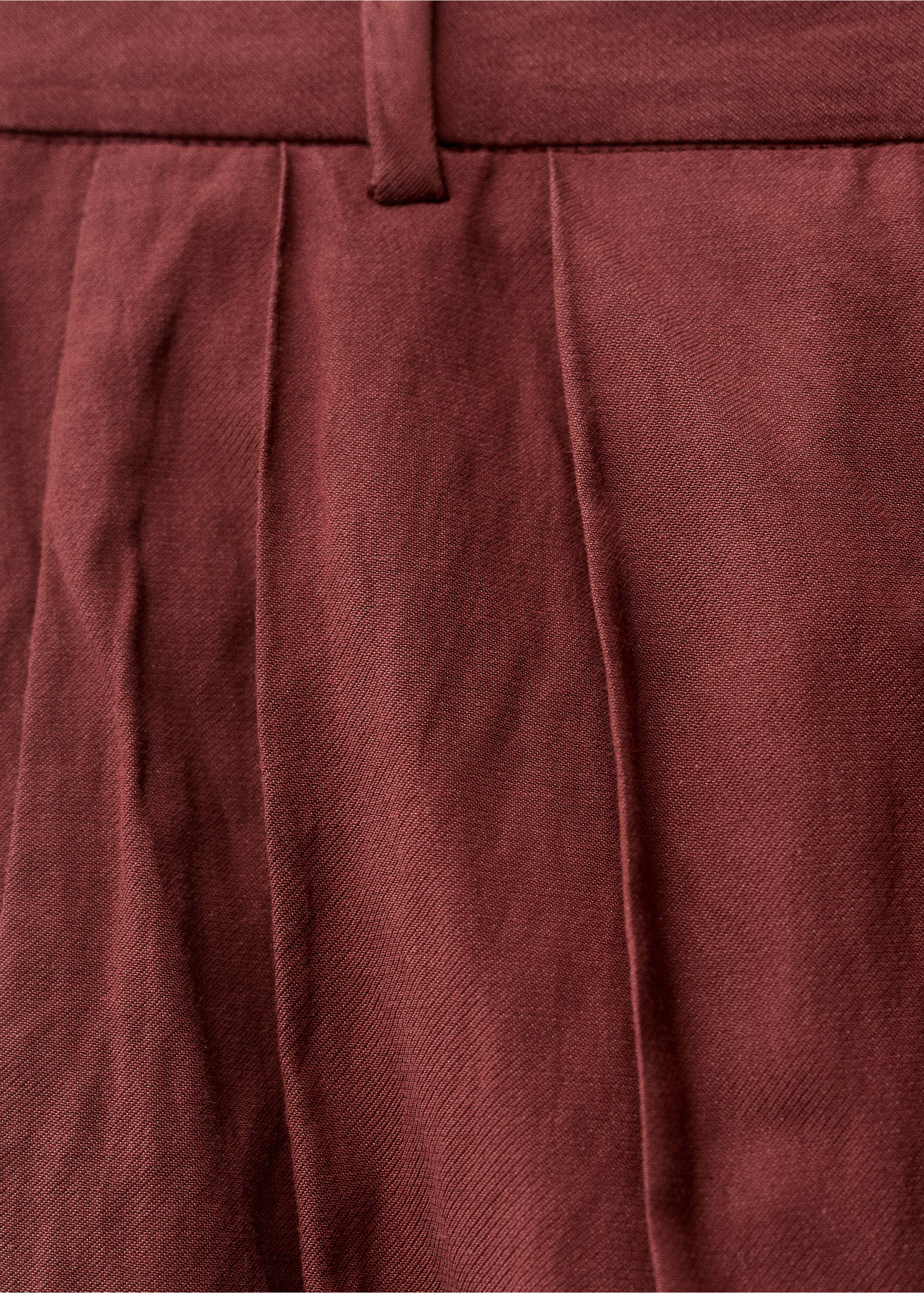 Wideleg-Anzughose mit Knitter-Effekt - Detail des Artikels 8, Weinrot. Ref: 87017718-00.