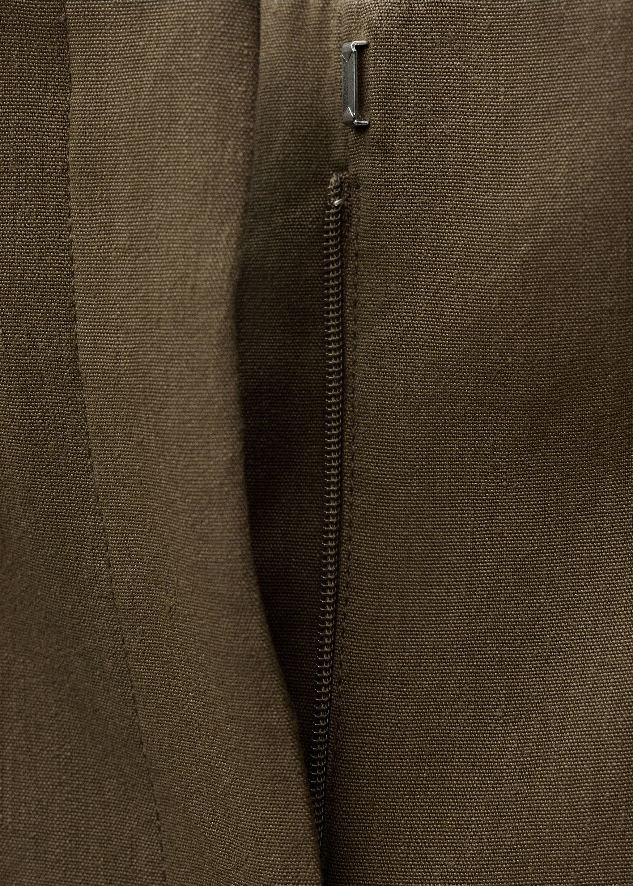 Nahtlose Anzughose aus Leinen - Detail des Artikels 8, Khaki. Ref: 87017719-00.