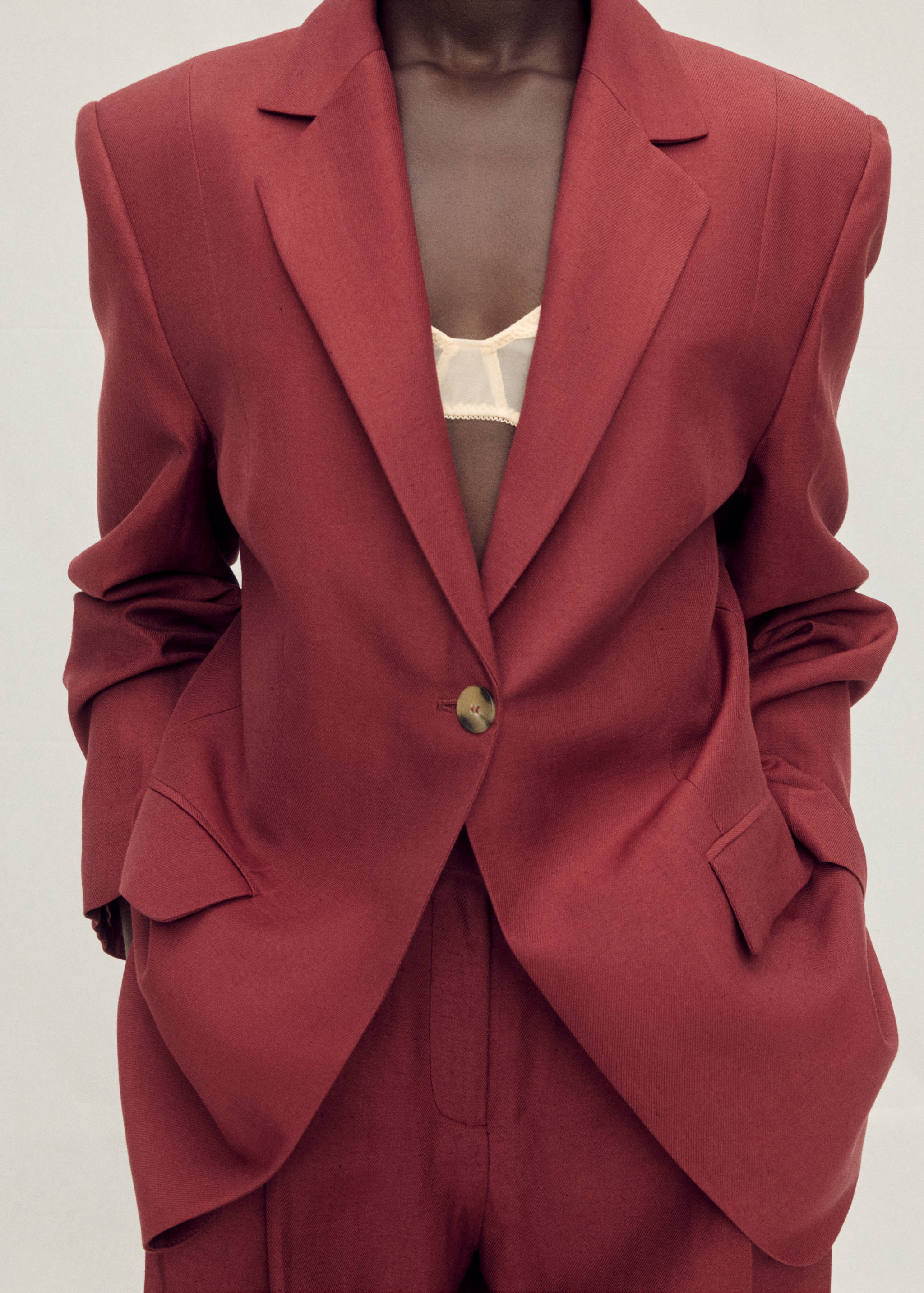 Oblekový blejzr ze lněné směsi - Náhled ve středové rovině