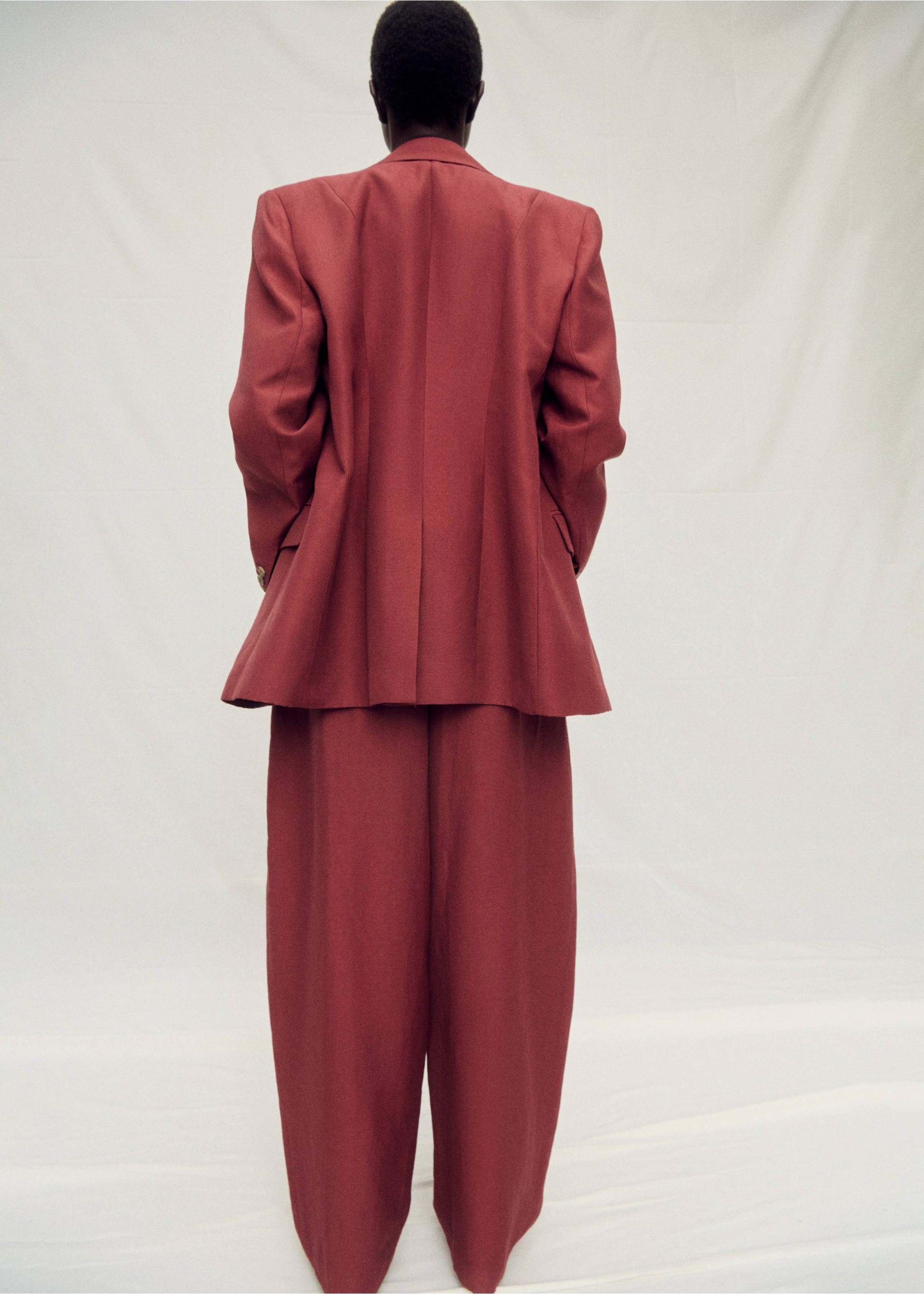 Oblekový blejzr ze lněné směsi - Zadní strana zboží, Červené víno. Ref: 87017721-00.