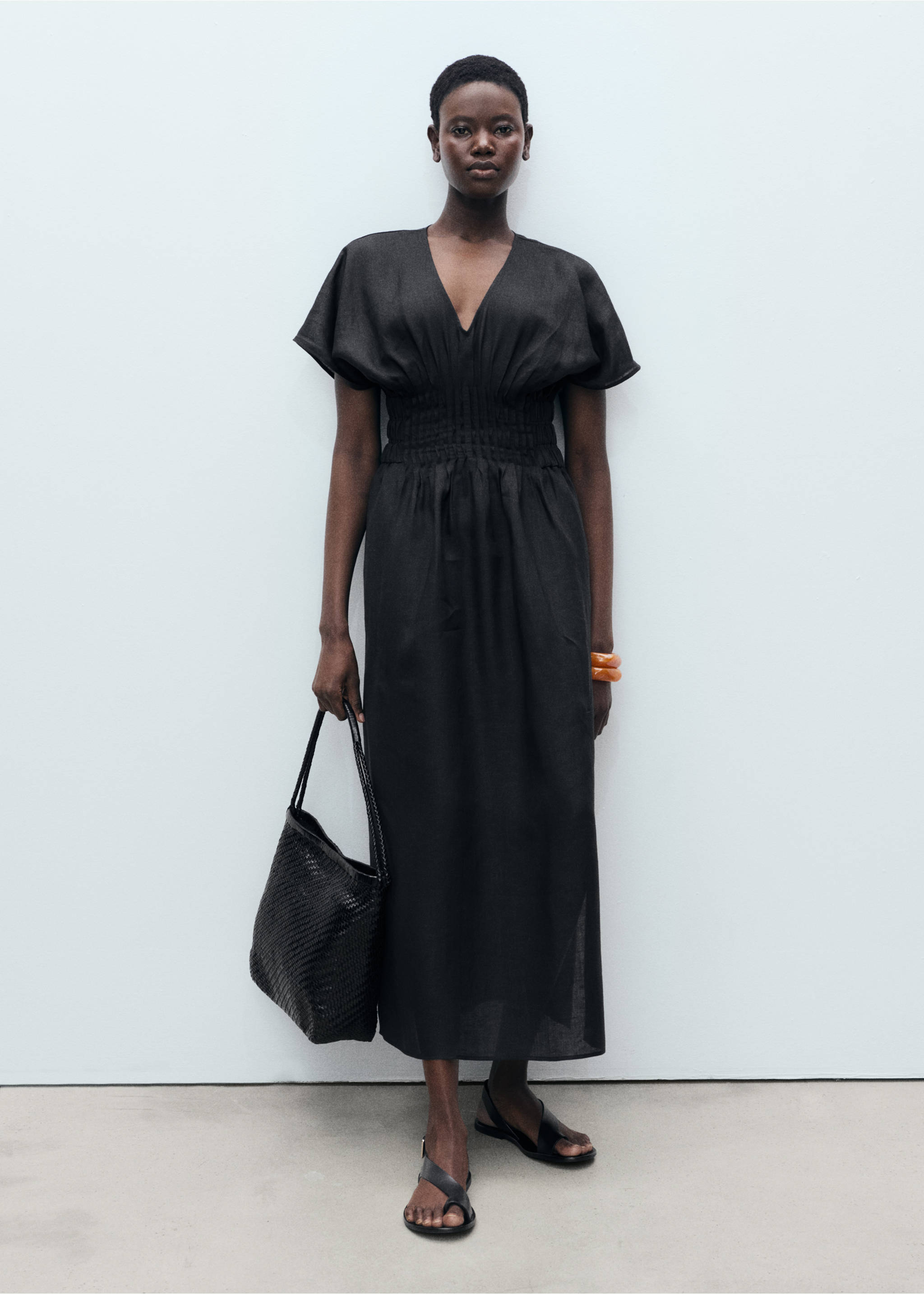 Vestido largo lino panel fruncido - Plano general, Negro. Ref: 87018645-00.
