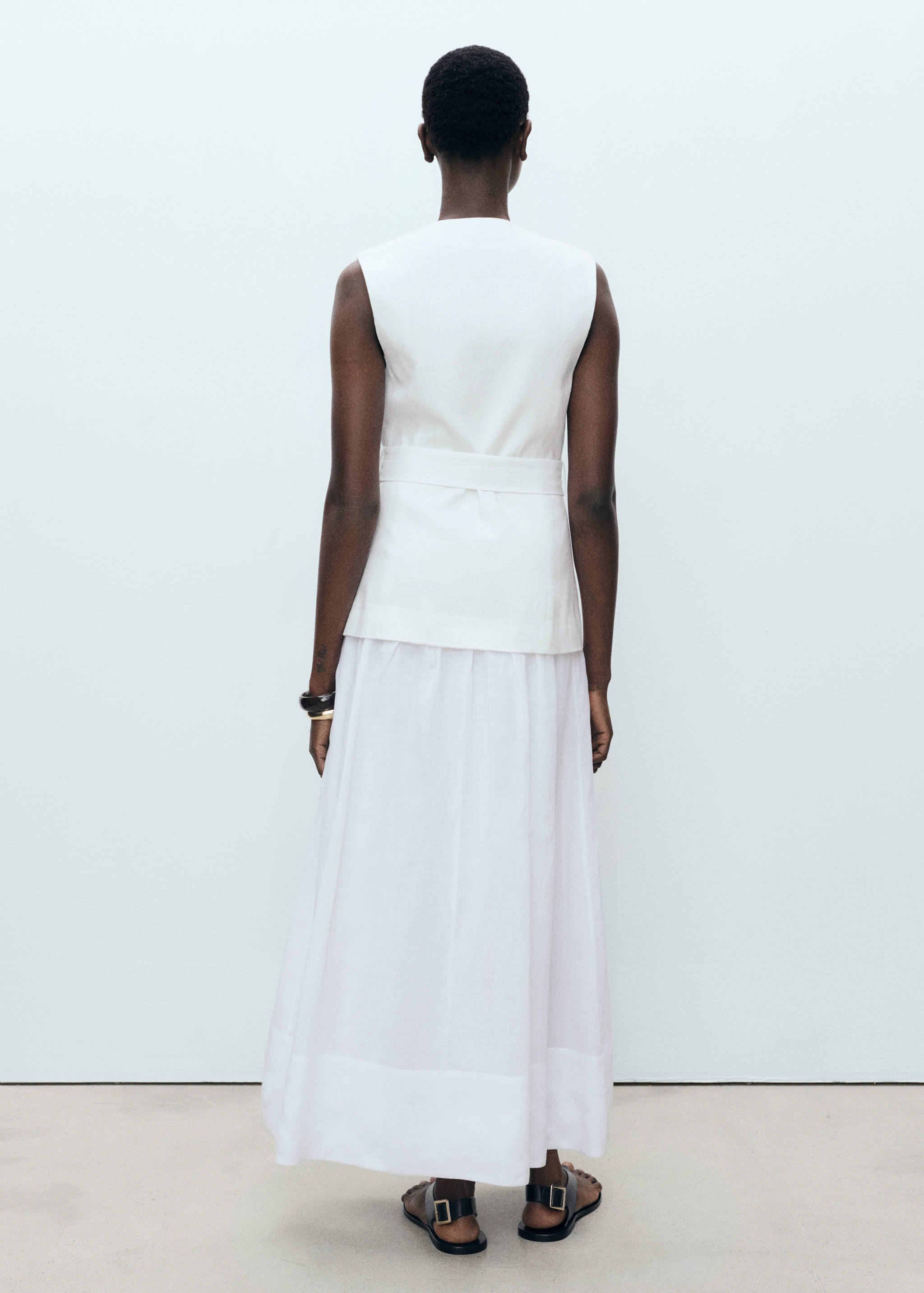 Linen and ramie dress with belt - Reverse of the article