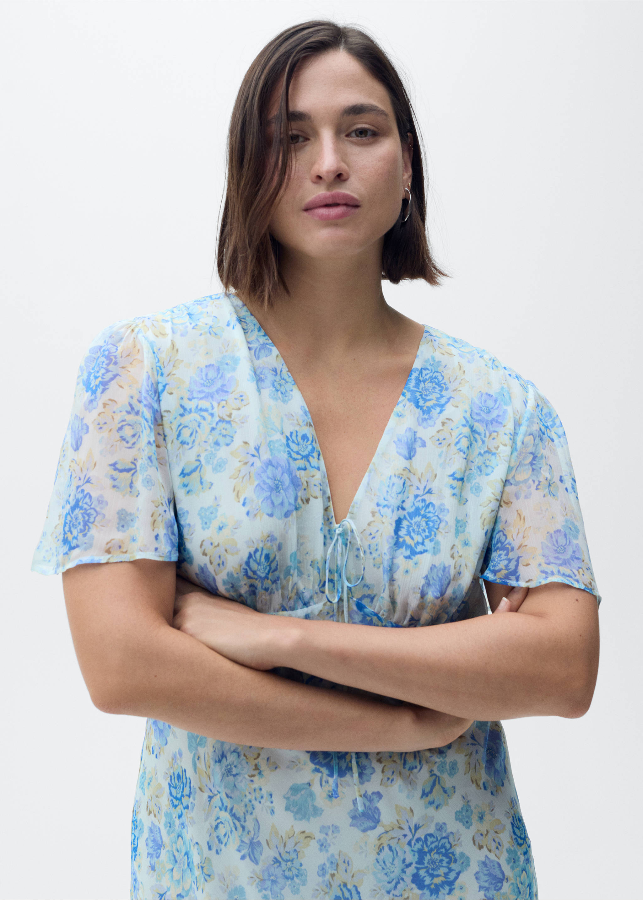 Vestido midi floral manga corta - Detalle del artículo 4, Azul. Ref: 87019068-00.