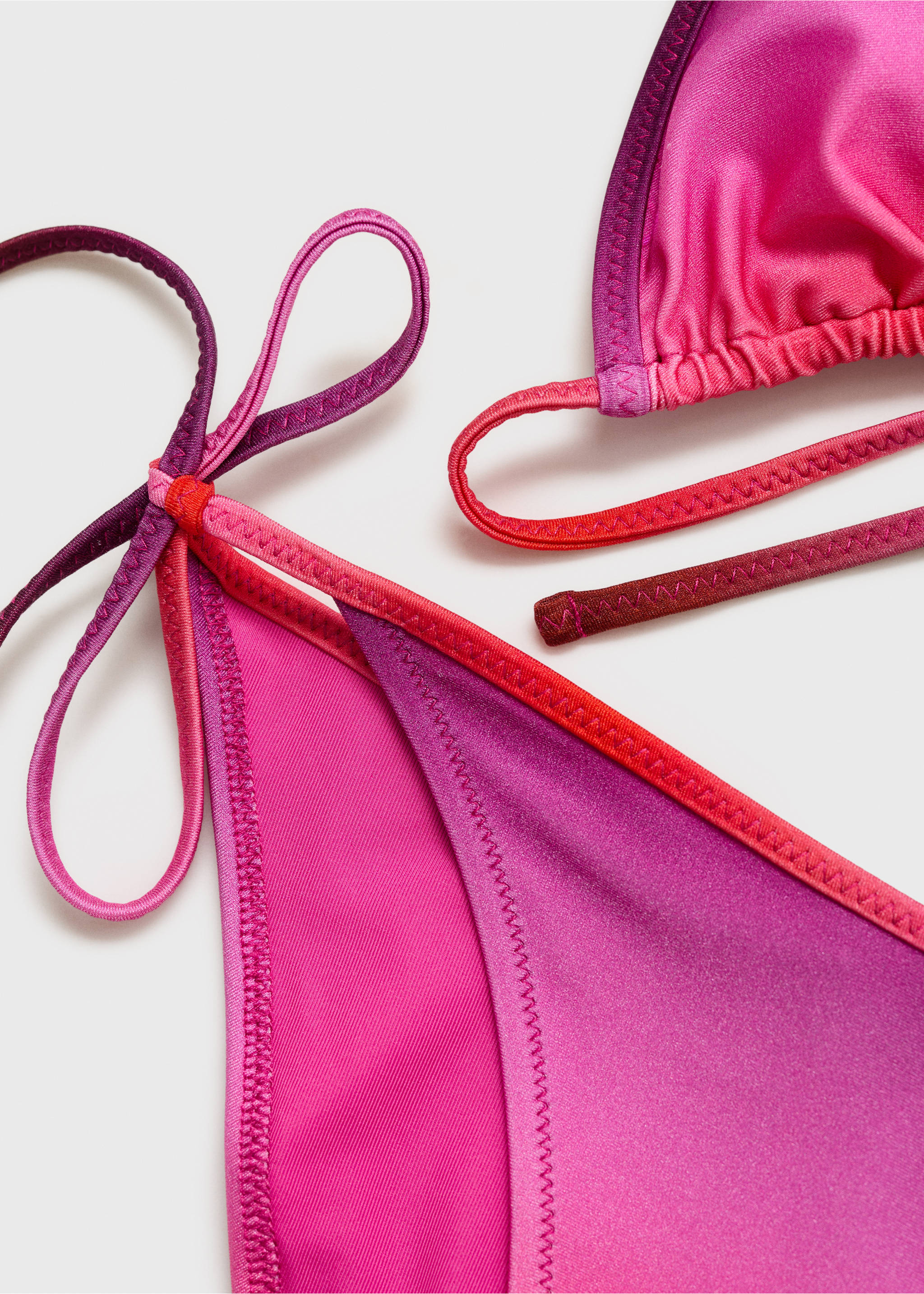 Bikini-Slip mit Farbverlauf und glänzendem Finish - Detail des Artikels 0, Fuchsia. Ref: 87019217-00.