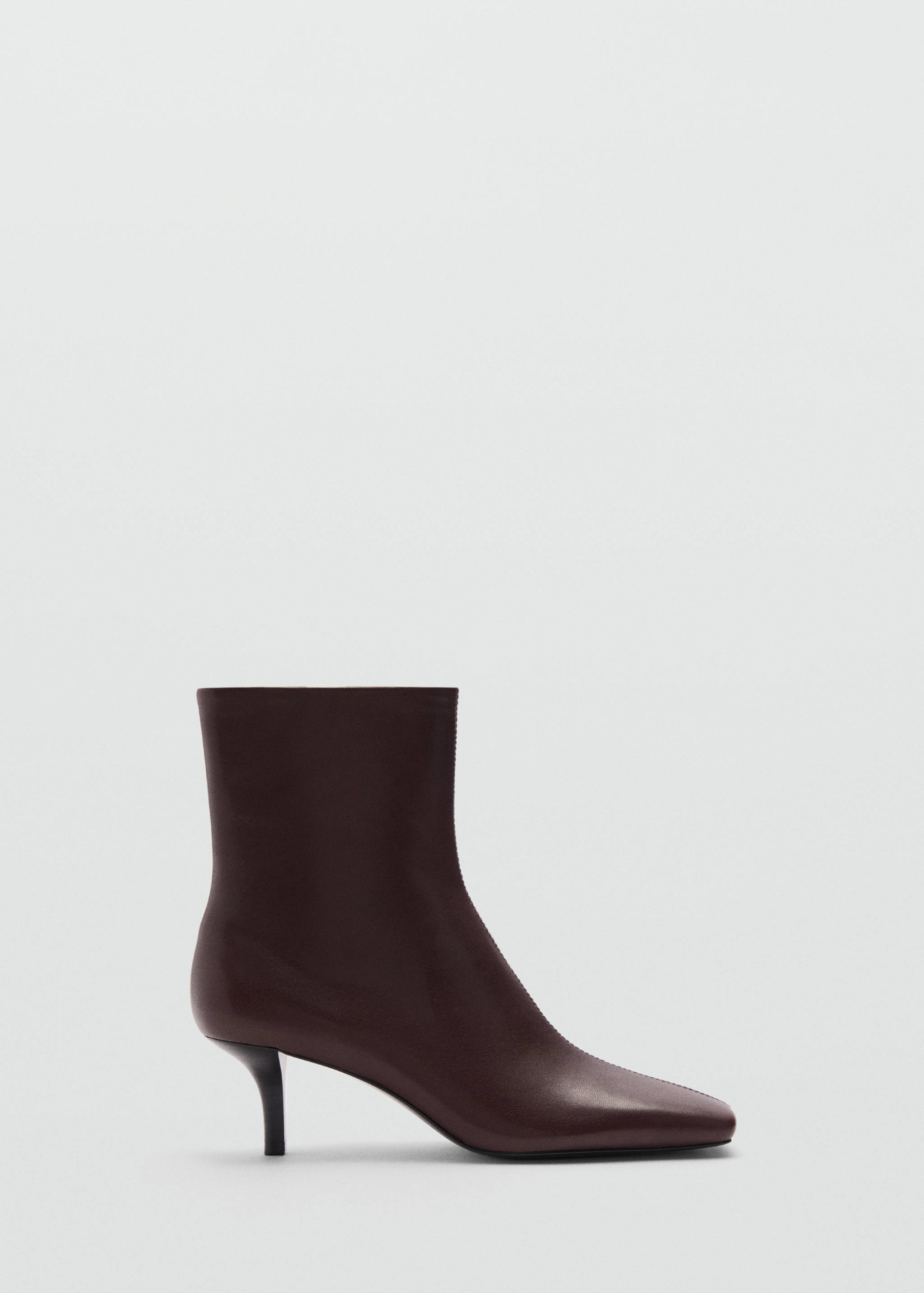 Squared toe leather ankle boots - Article without model