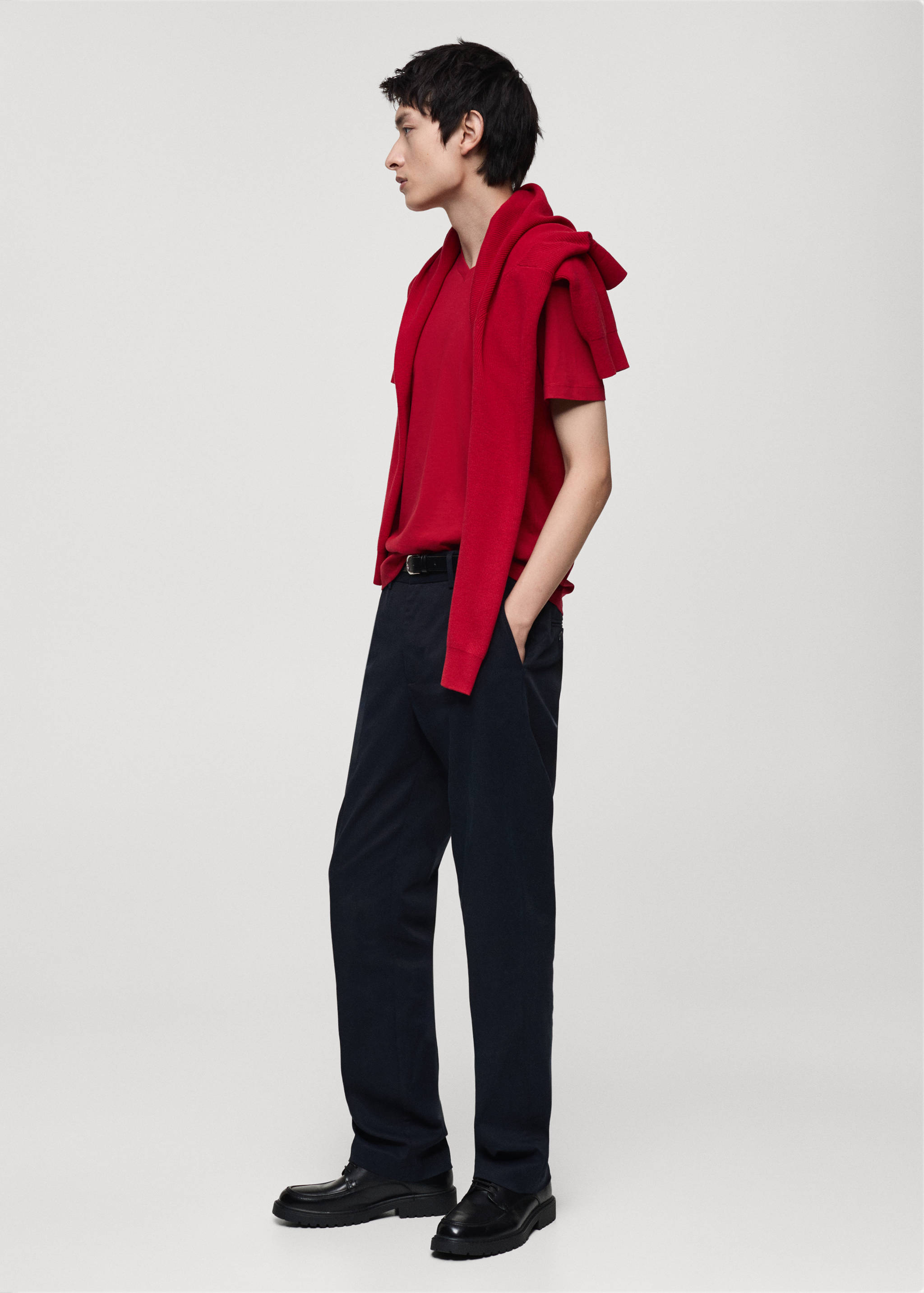 Tričko slim fit s výstřihem do V 100% bavlna - Detail zboží 2