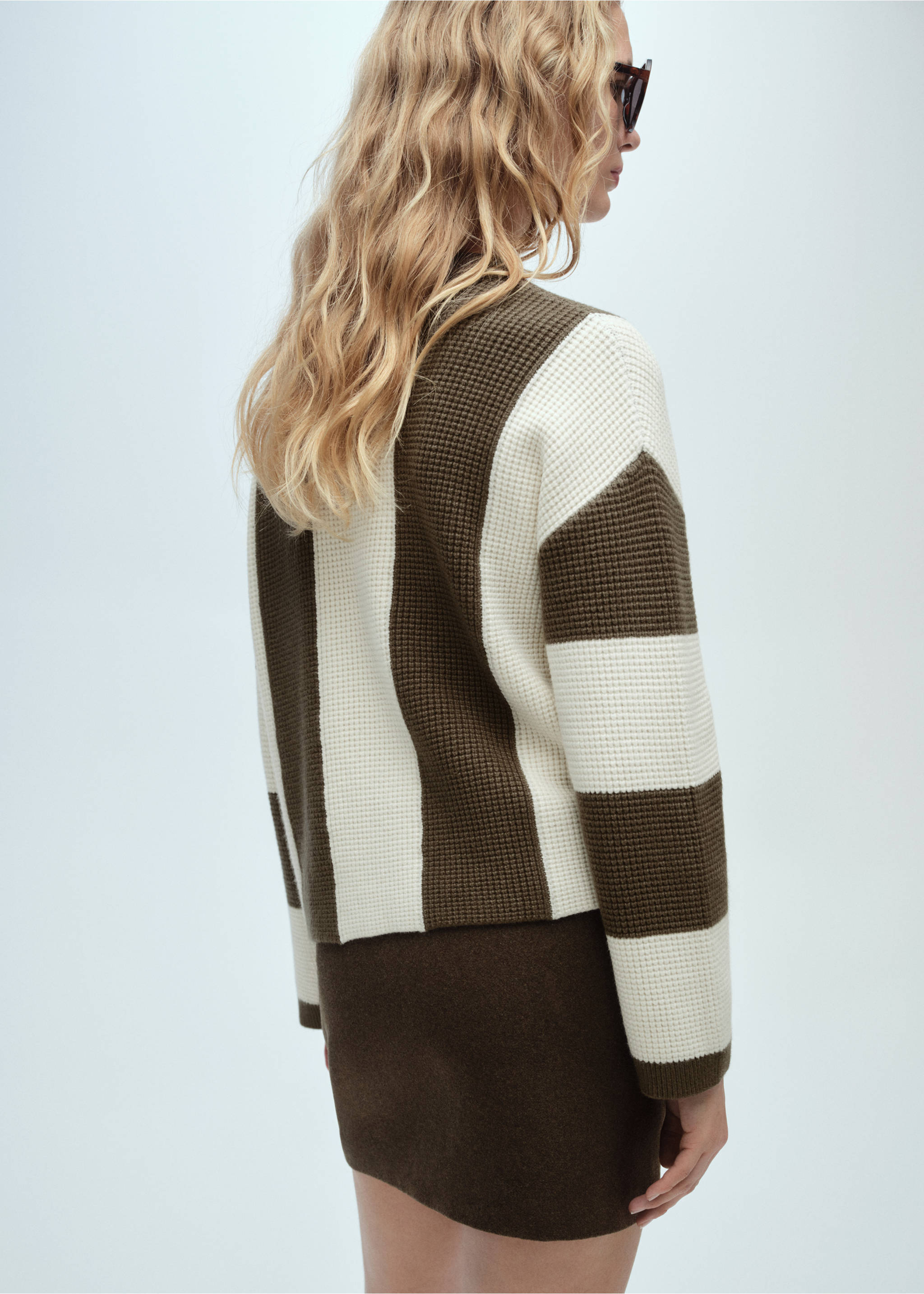 Knit striped sweater - Reverse of the article, Khaki. Ref: 87020435-00.