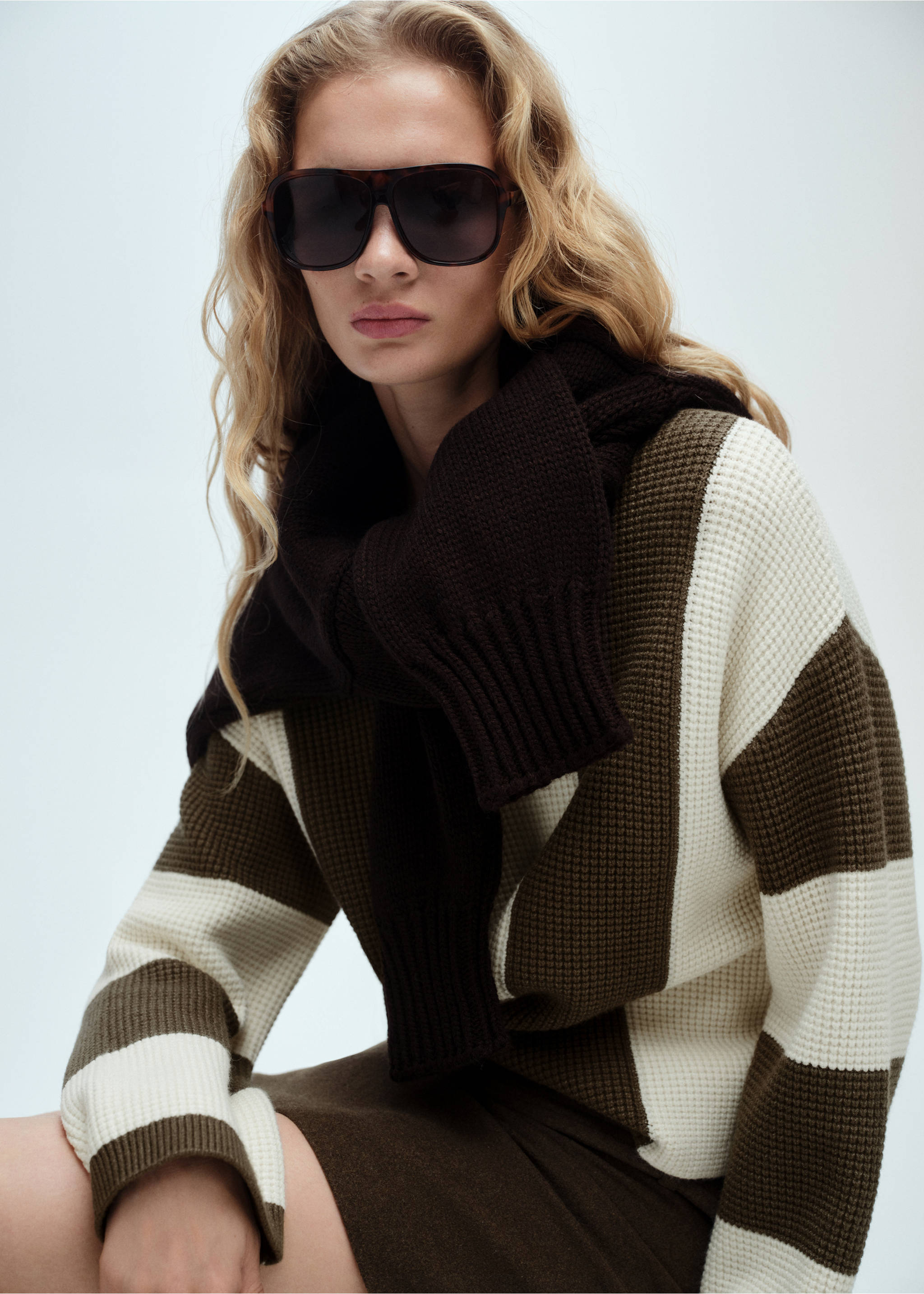 Knit striped sweater - Details of the article 2, Khaki. Ref: 87020435-00.