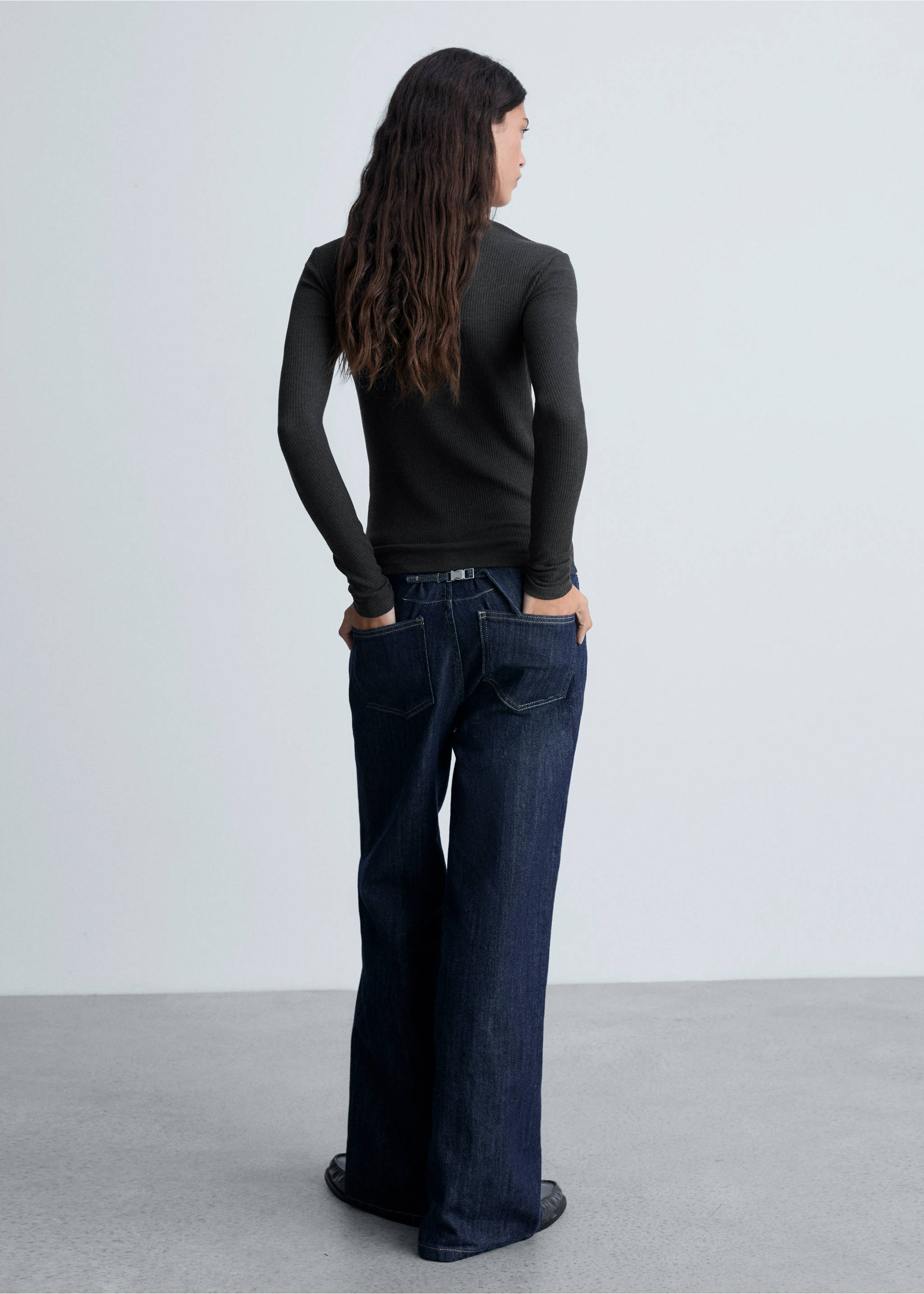 Samarreta màniga llarga canalé - Revers de l'article, Gris antracita. Ref: 87020444-00.