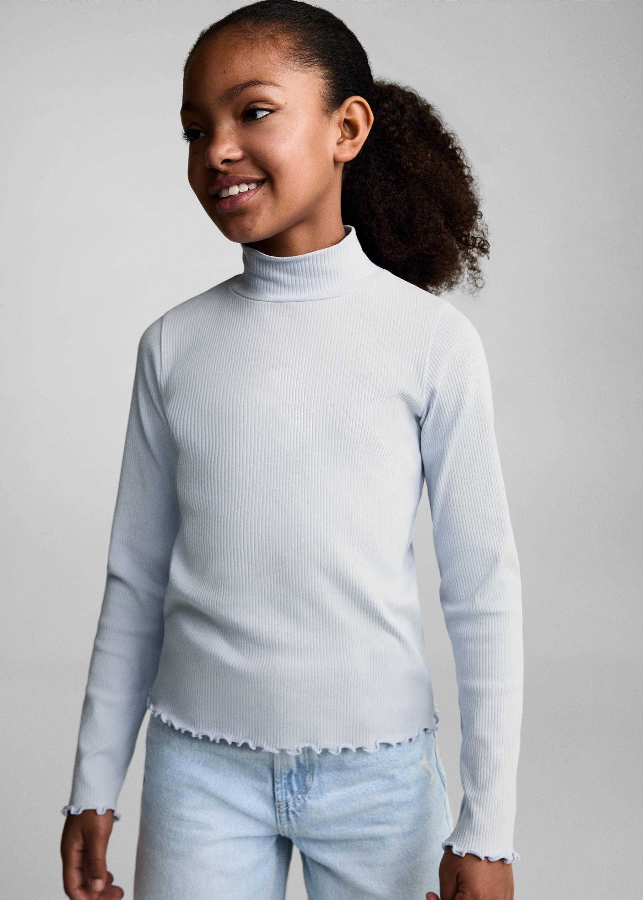 Geripptes T-Shirt mit hohem Kragen - Mittlere Ansicht, Himmelblau. Ref: 87020447-00.