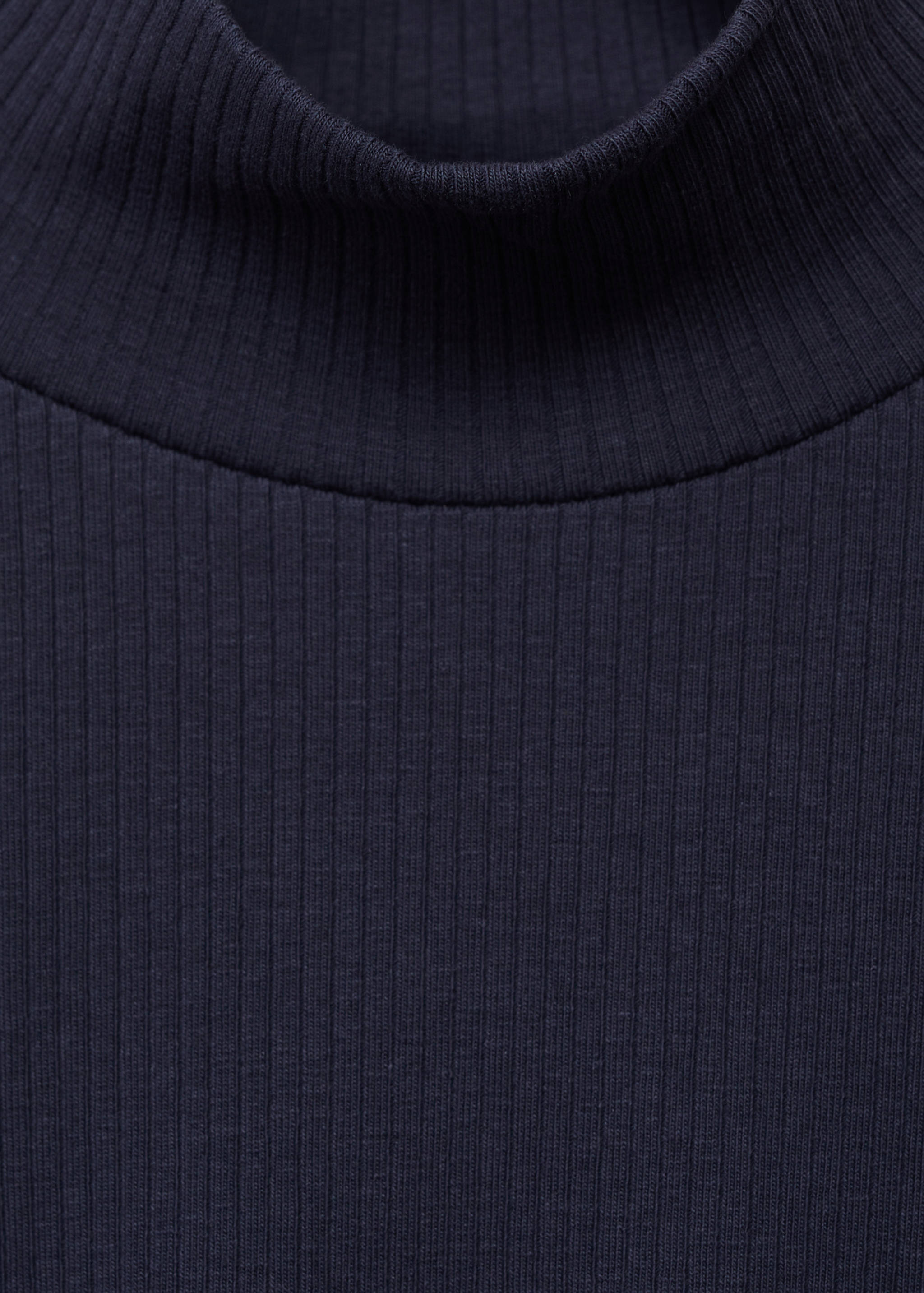 Ribbed high neck t-shirt - Details of the article 8