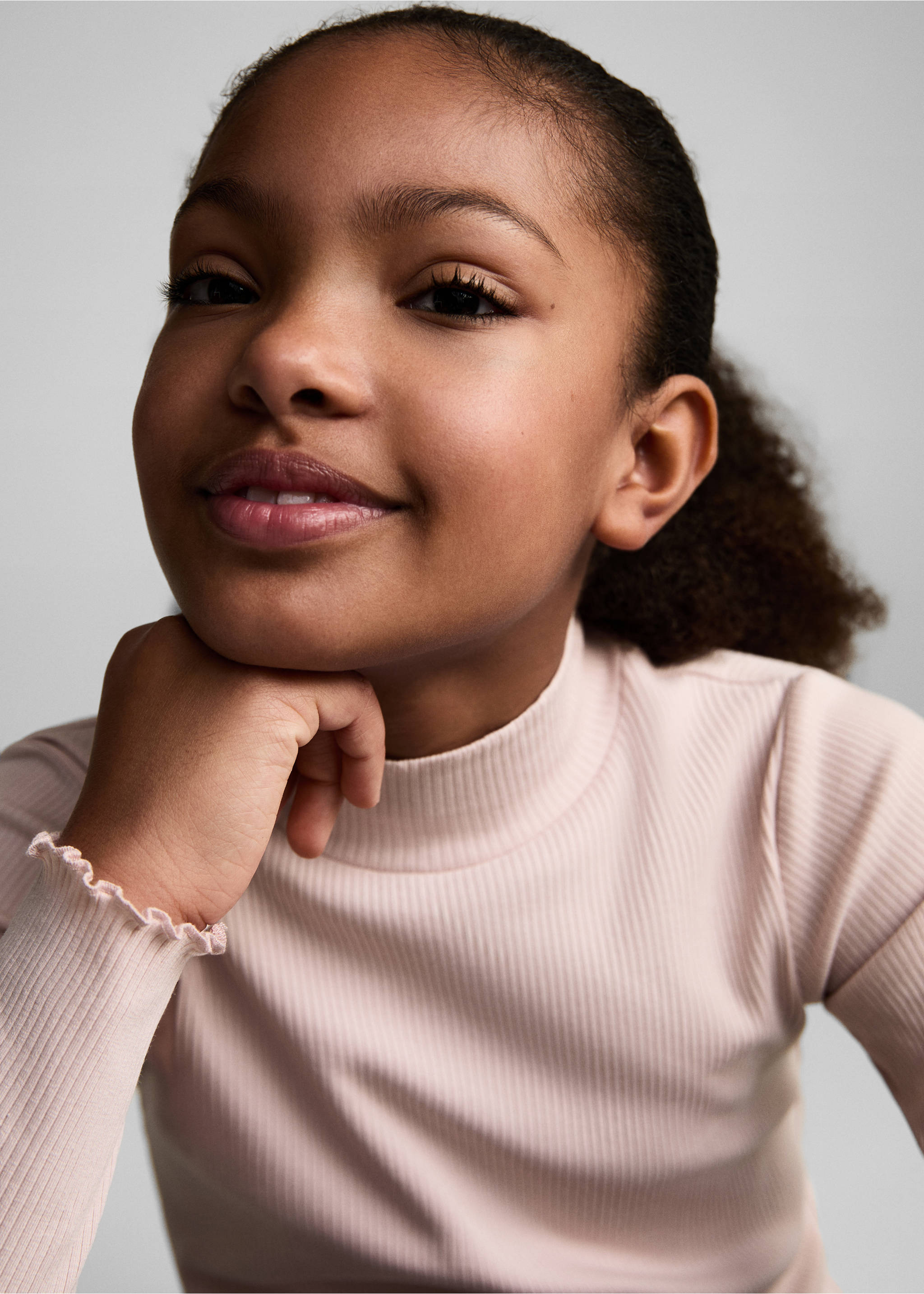 Geripptes T-Shirt mit hohem Kragen - Detail des Artikels 1, Rosa. Ref: 87020447-00.