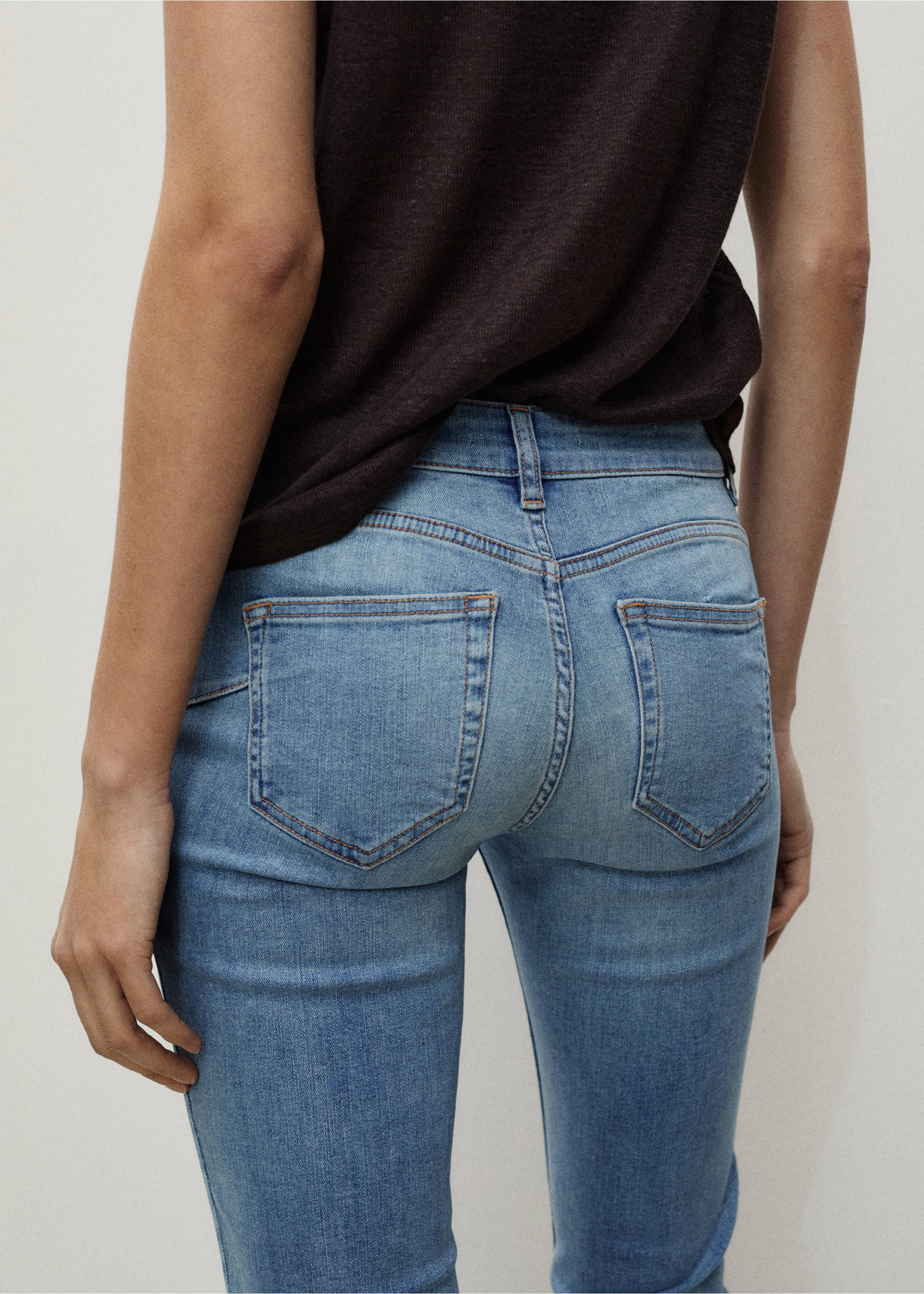 Jeans Pushup skinny tiro bajo - Detalle del artículo 2, Azul medio. Ref: 87020454-00.