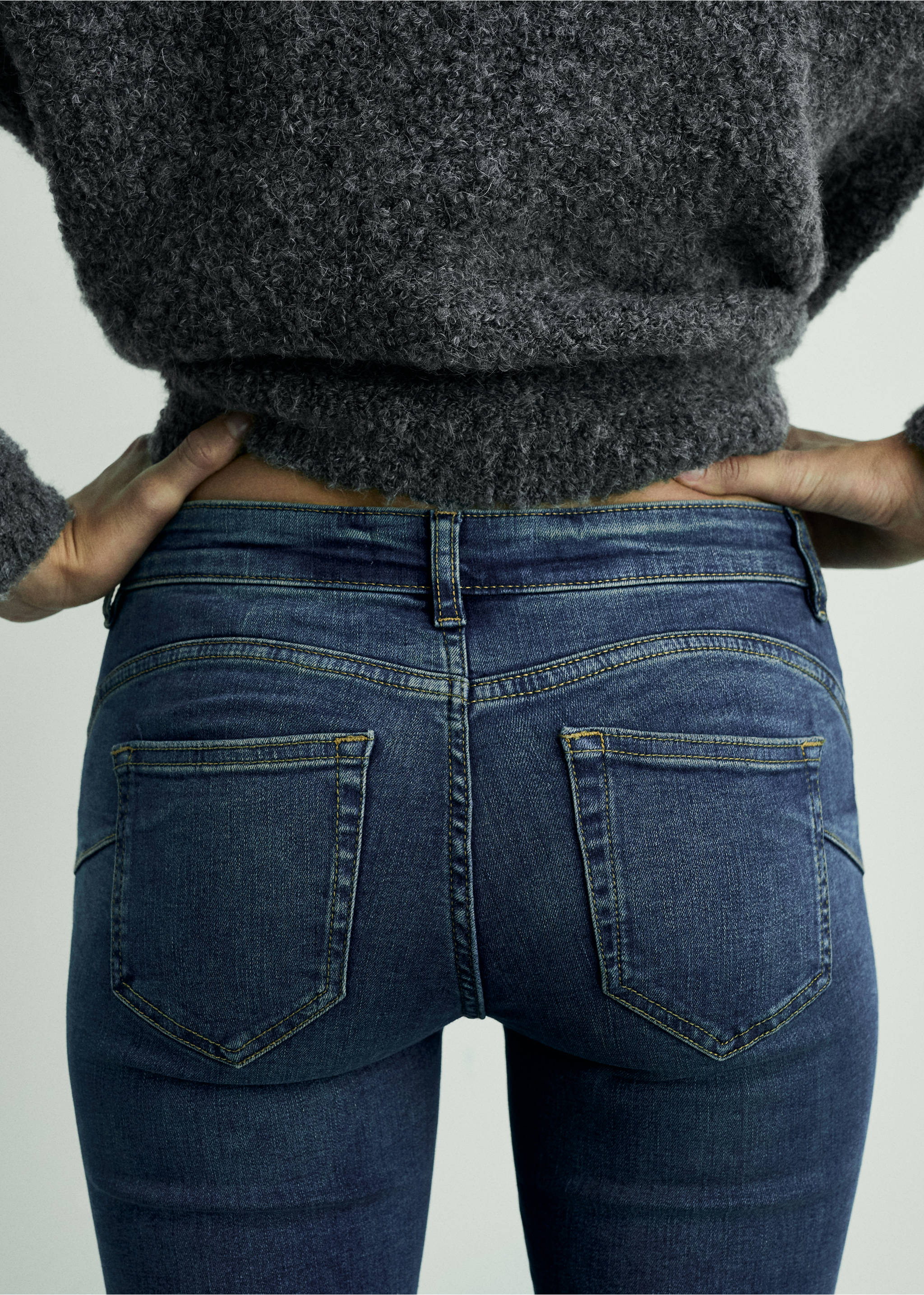 Jeans Pushup skinny tiro bajo - Detalle del artículo 1, Azul oscuro. Ref: 87020455-00.