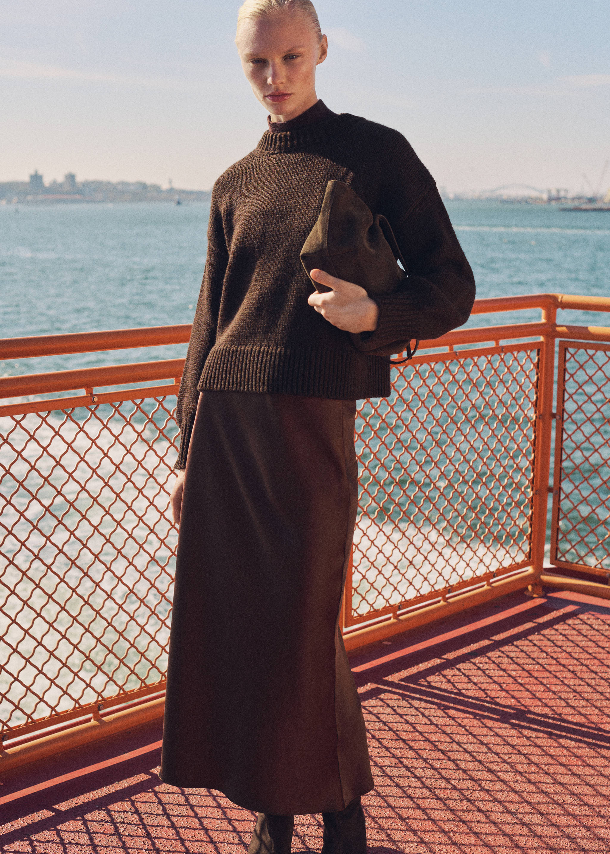 Chunky-knit sweater with ribbed trims - Details of the article 7