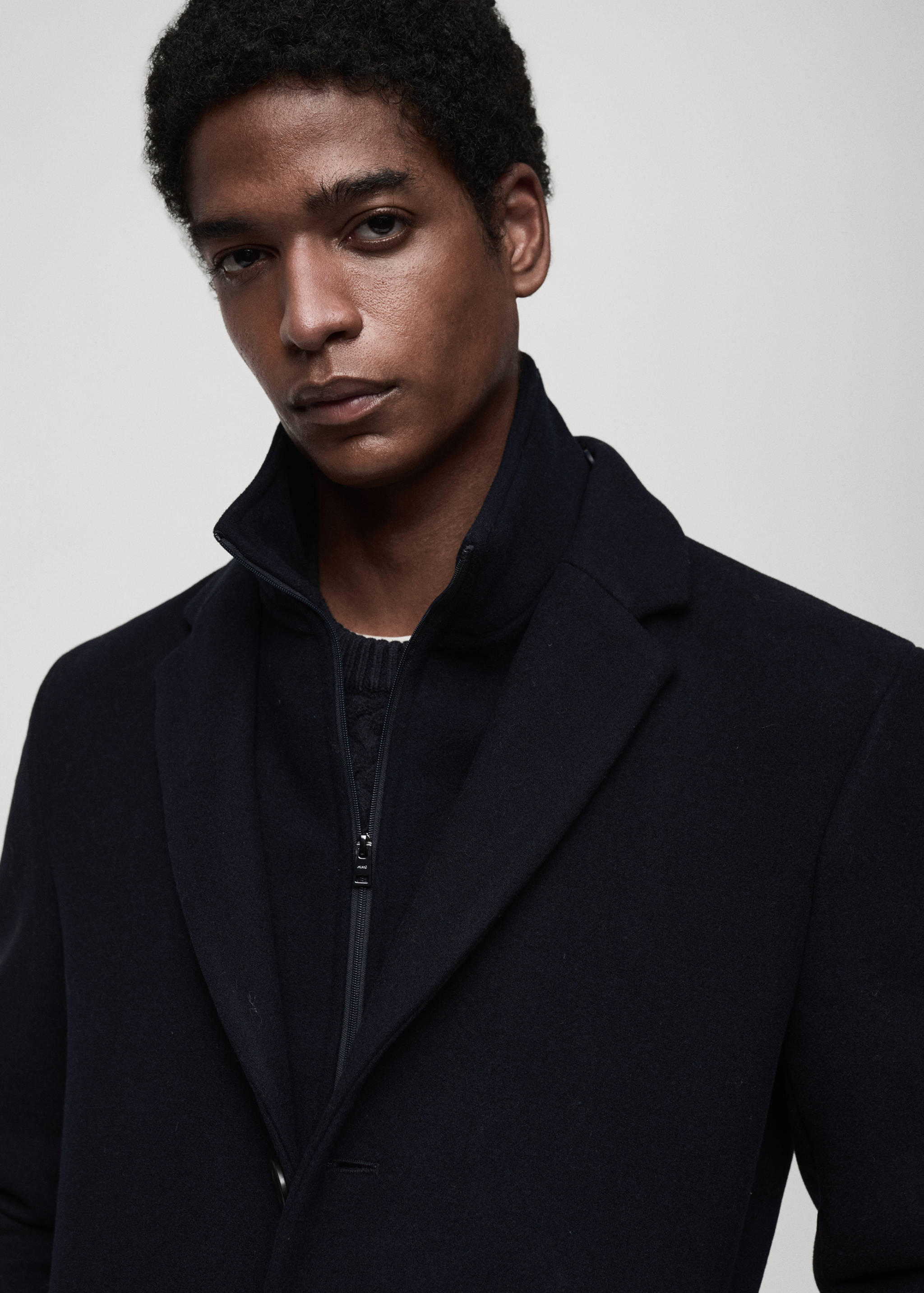 Wool coat with detachable collar - Details of the article 1