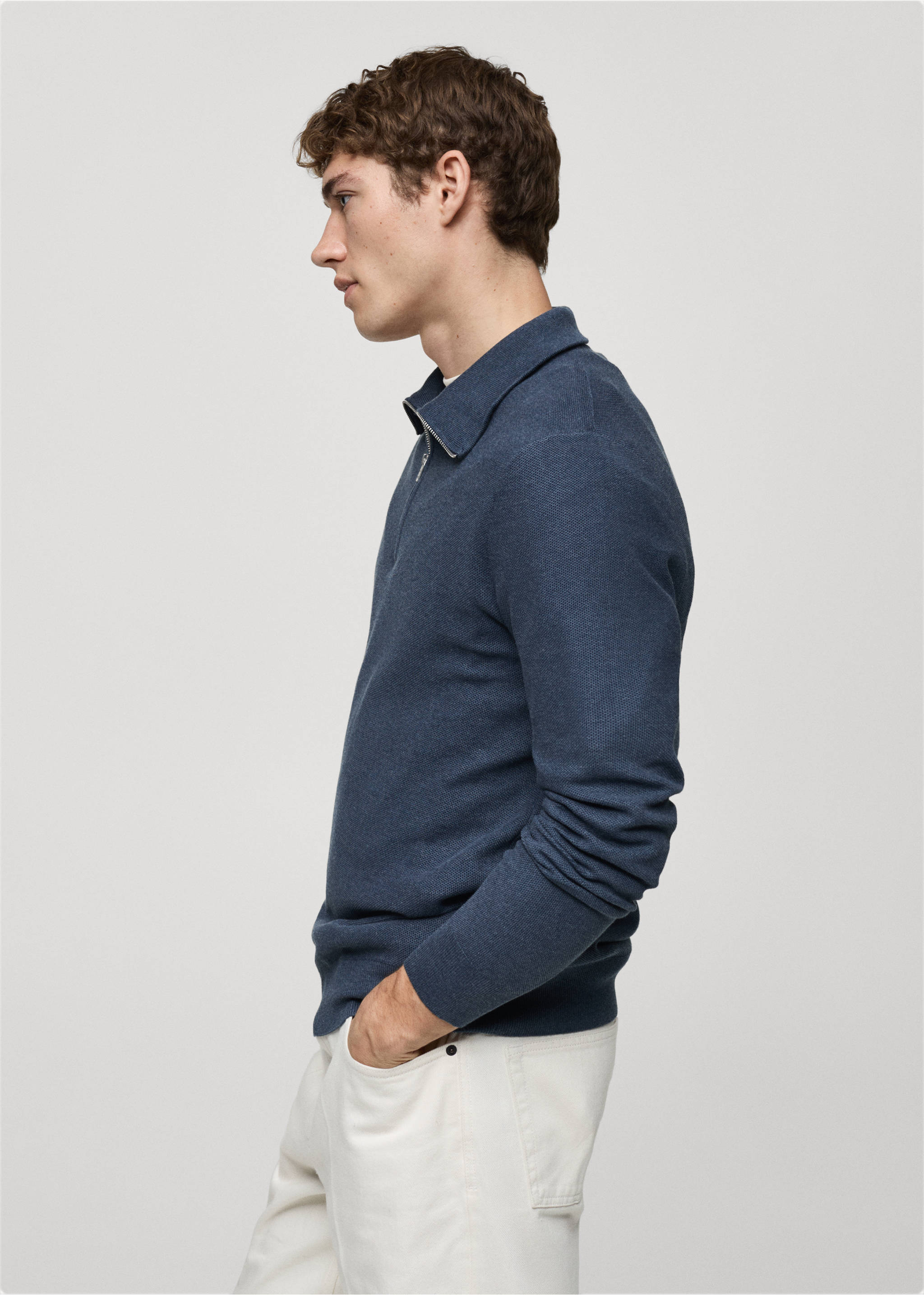 Microstructure sweater with zipper collar - Details of the article 2, Indigo Blue. Ref: 87020600-00.