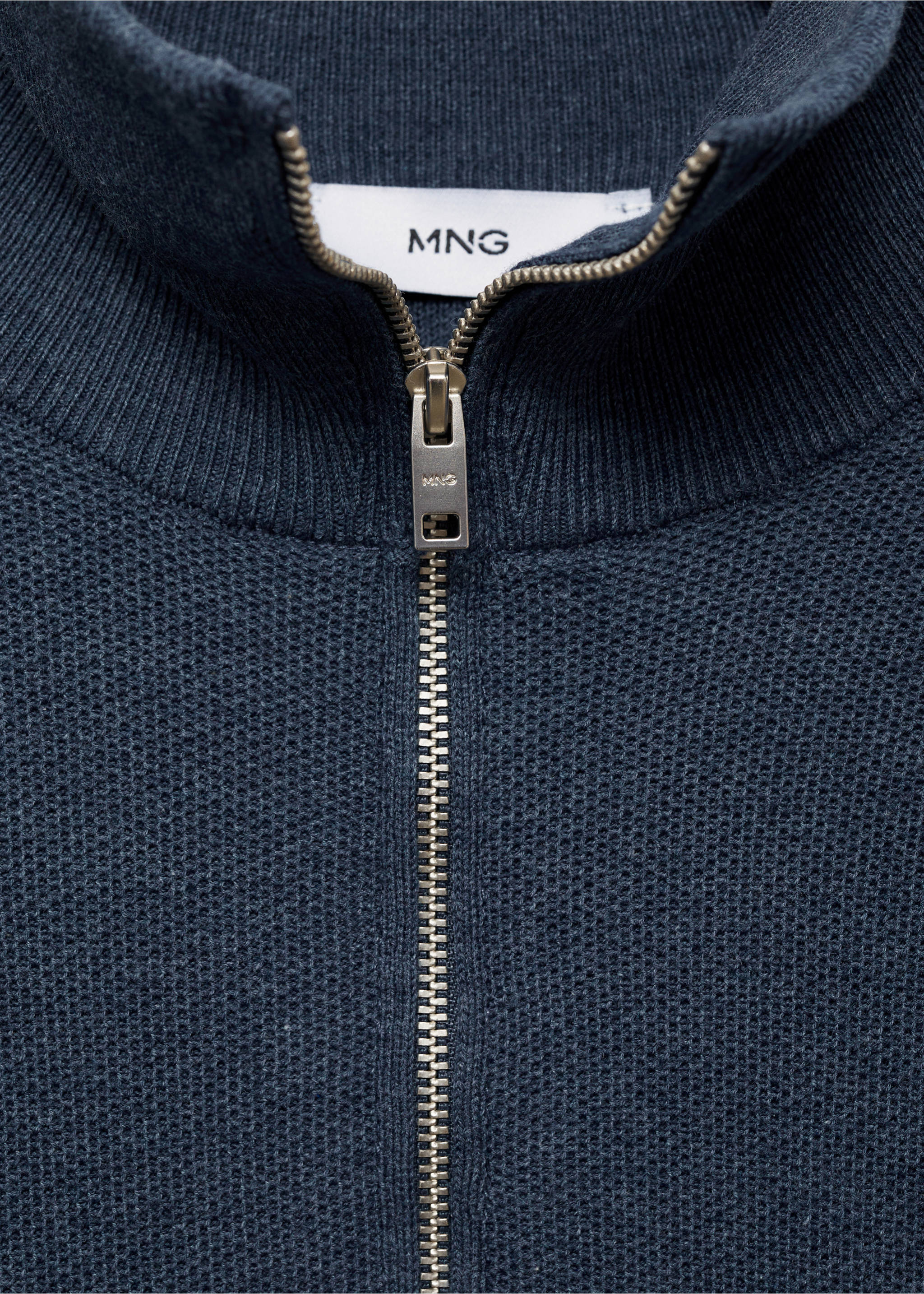 Microstructure sweater with zipper collar - Details of the article 8, Indigo Blue. Ref: 87020600-00.