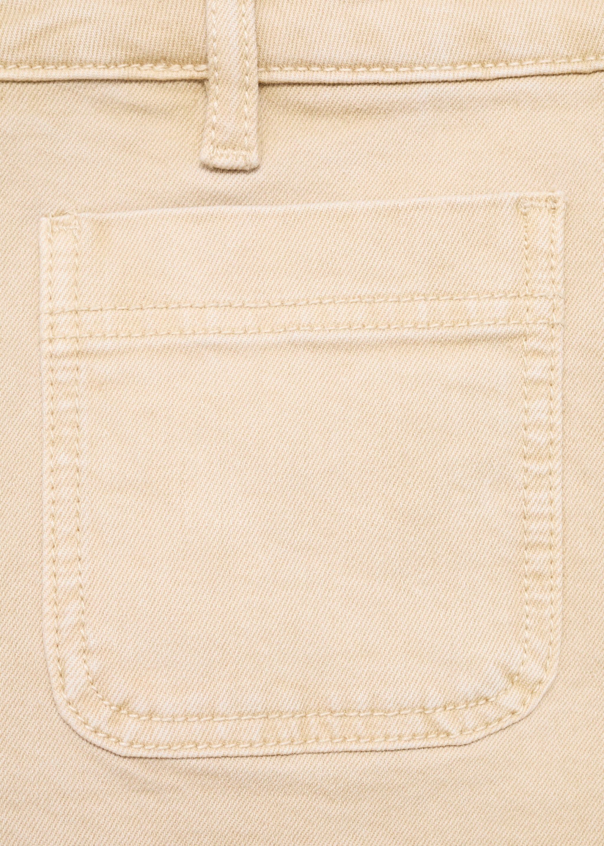 High-waisted denim shorts with pockets - Details of the article 0