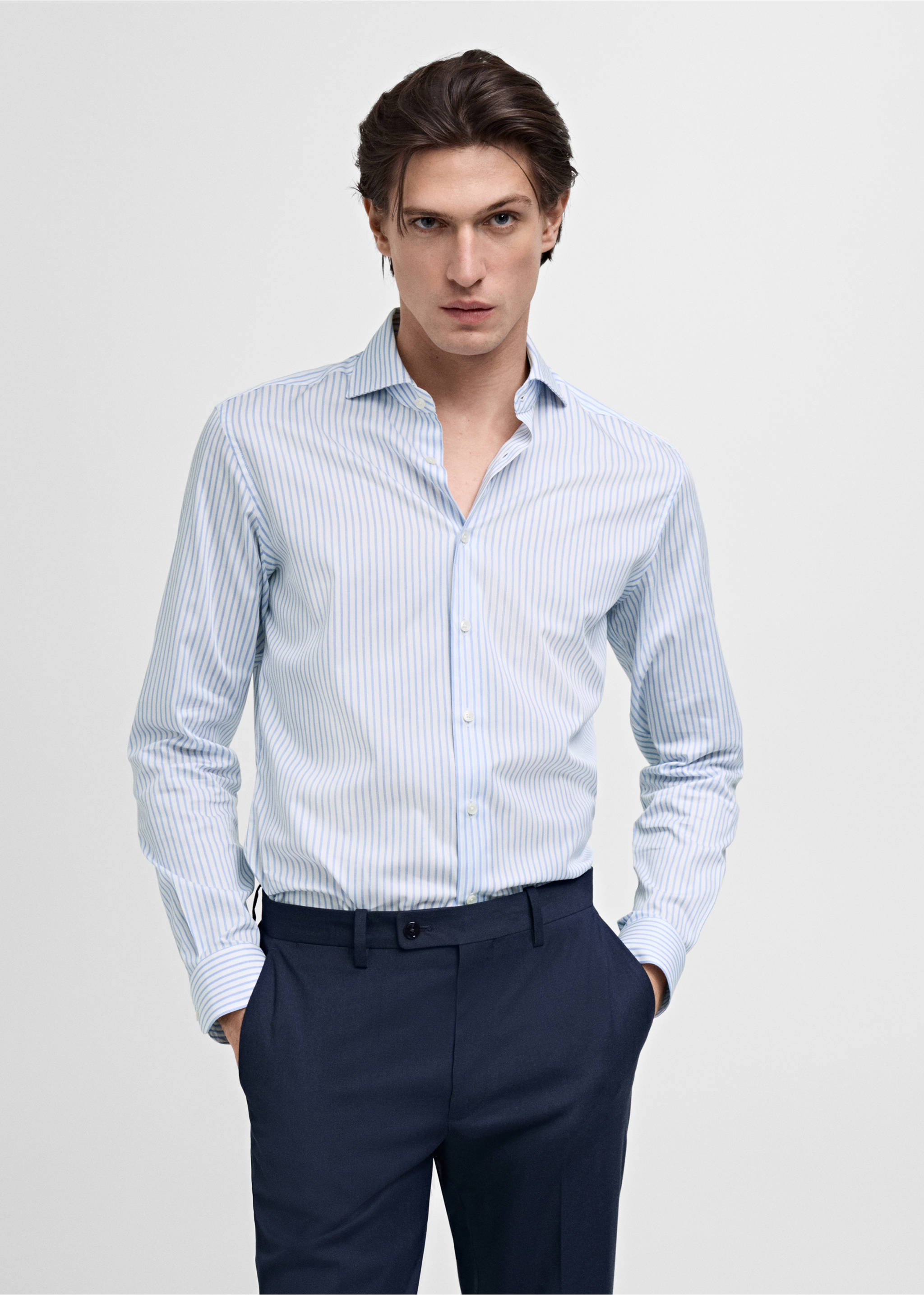 Slim Fit-Anzughemd aus Baumwolle mit Streifen - Mittlere Ansicht, Himmelblau. Ref: 87020612-00.