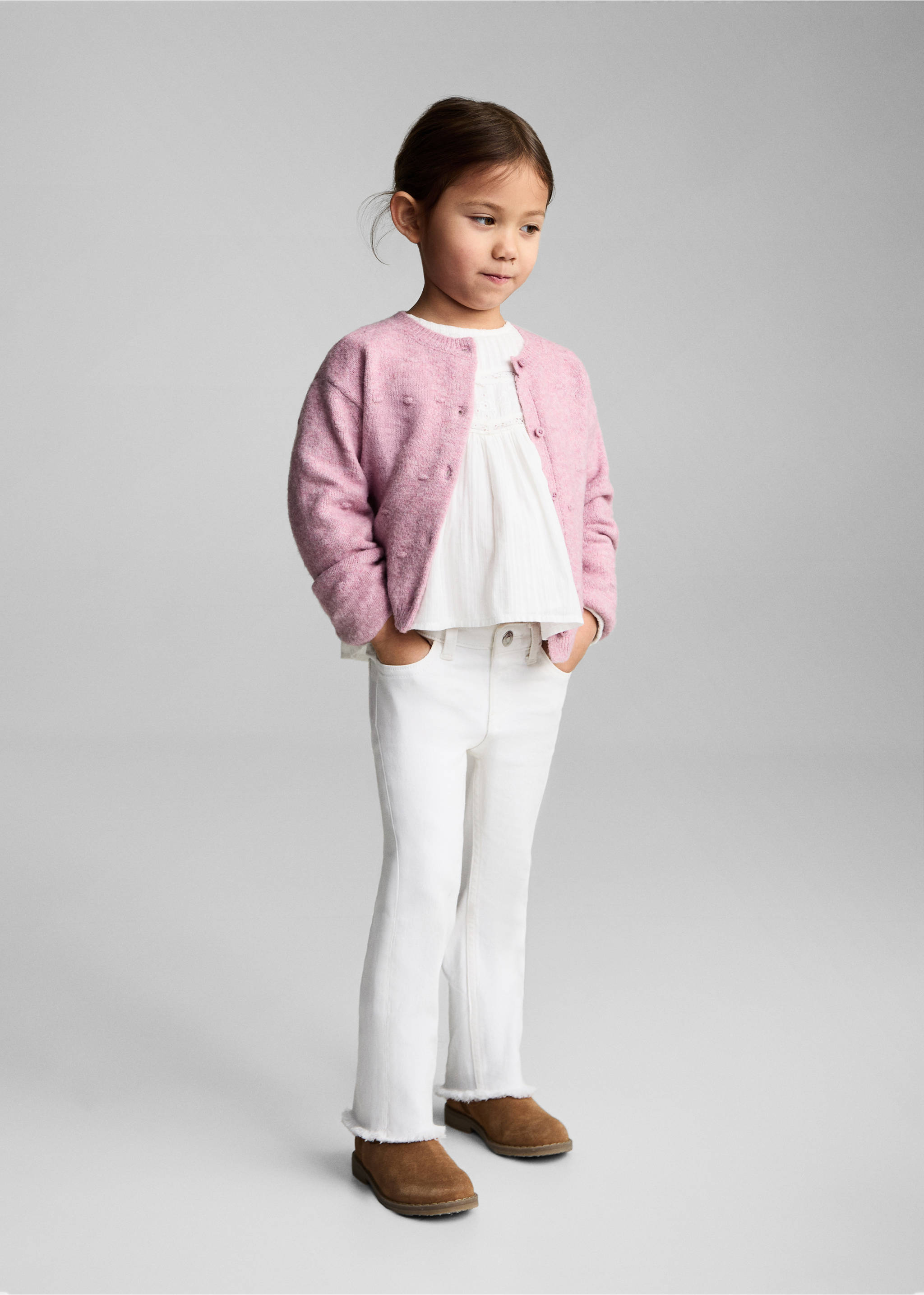 Flared-Jeans mit ausgefranstem Saum - Allgemeine Ansicht, Weiß. Ref: 87020620-00.