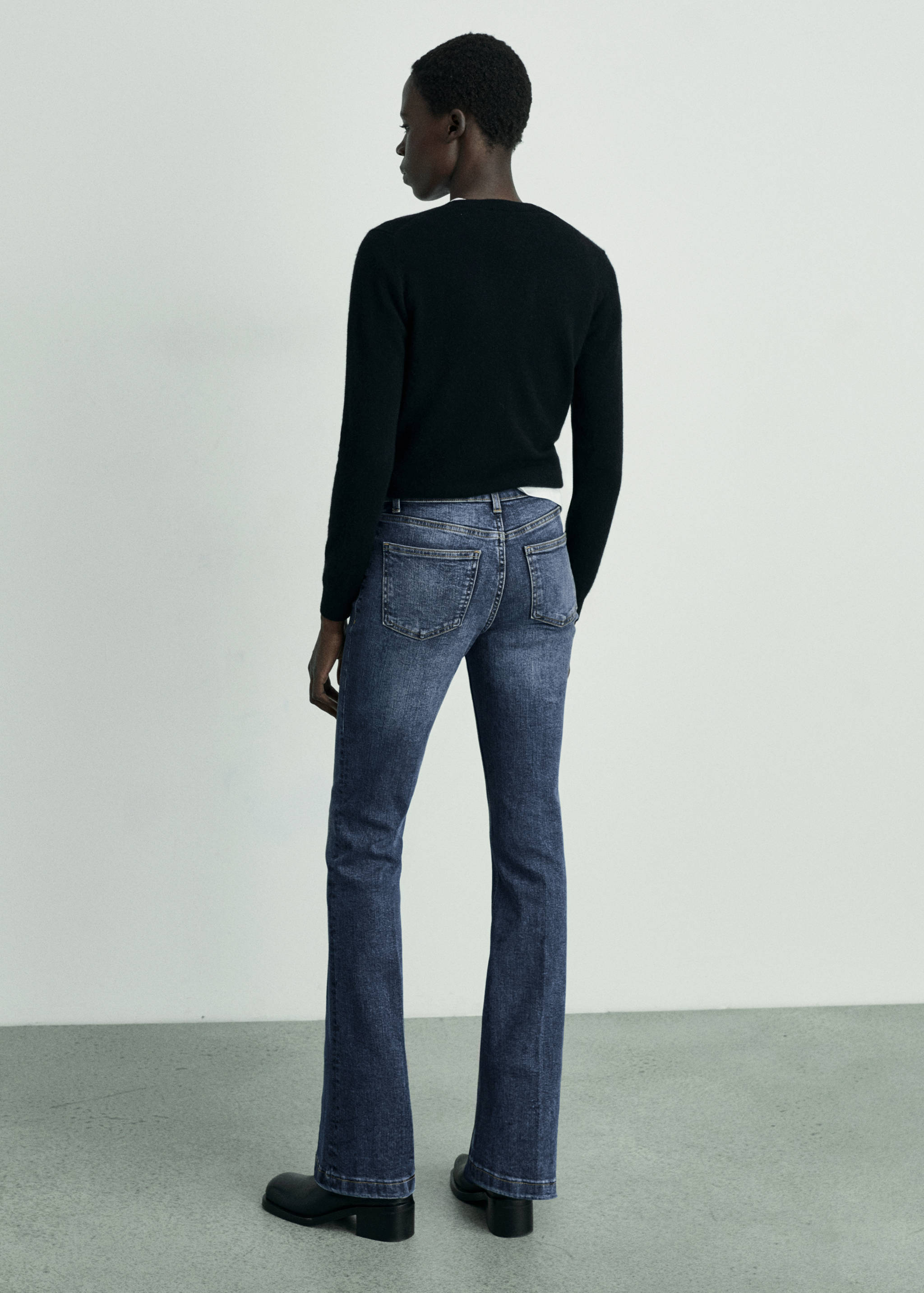 Flared low-rise jeans - Achterkant van het artikel
