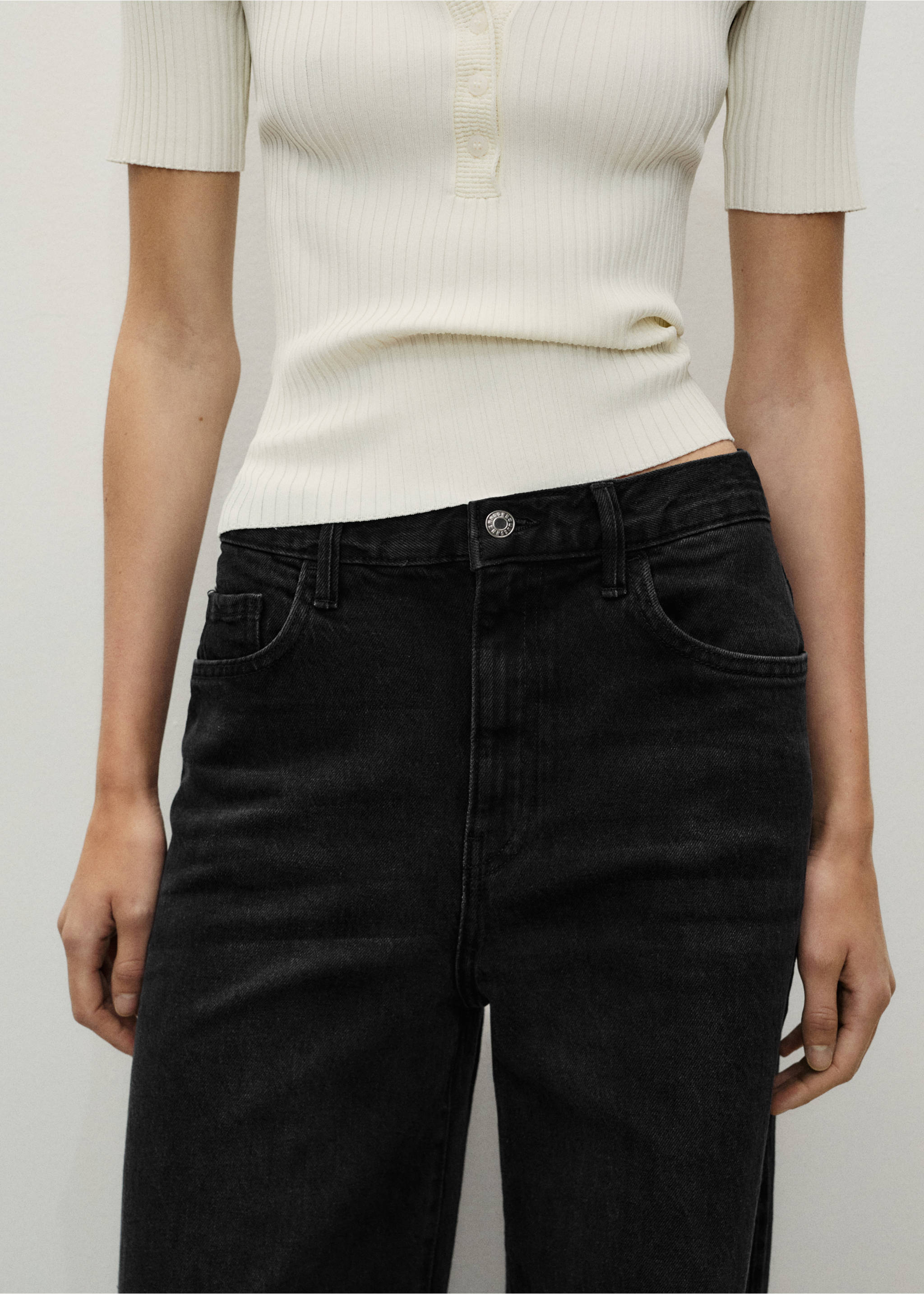 High-waisted wideleg jeans - Details of the article 3, Black denim. Ref: 87020635-00.