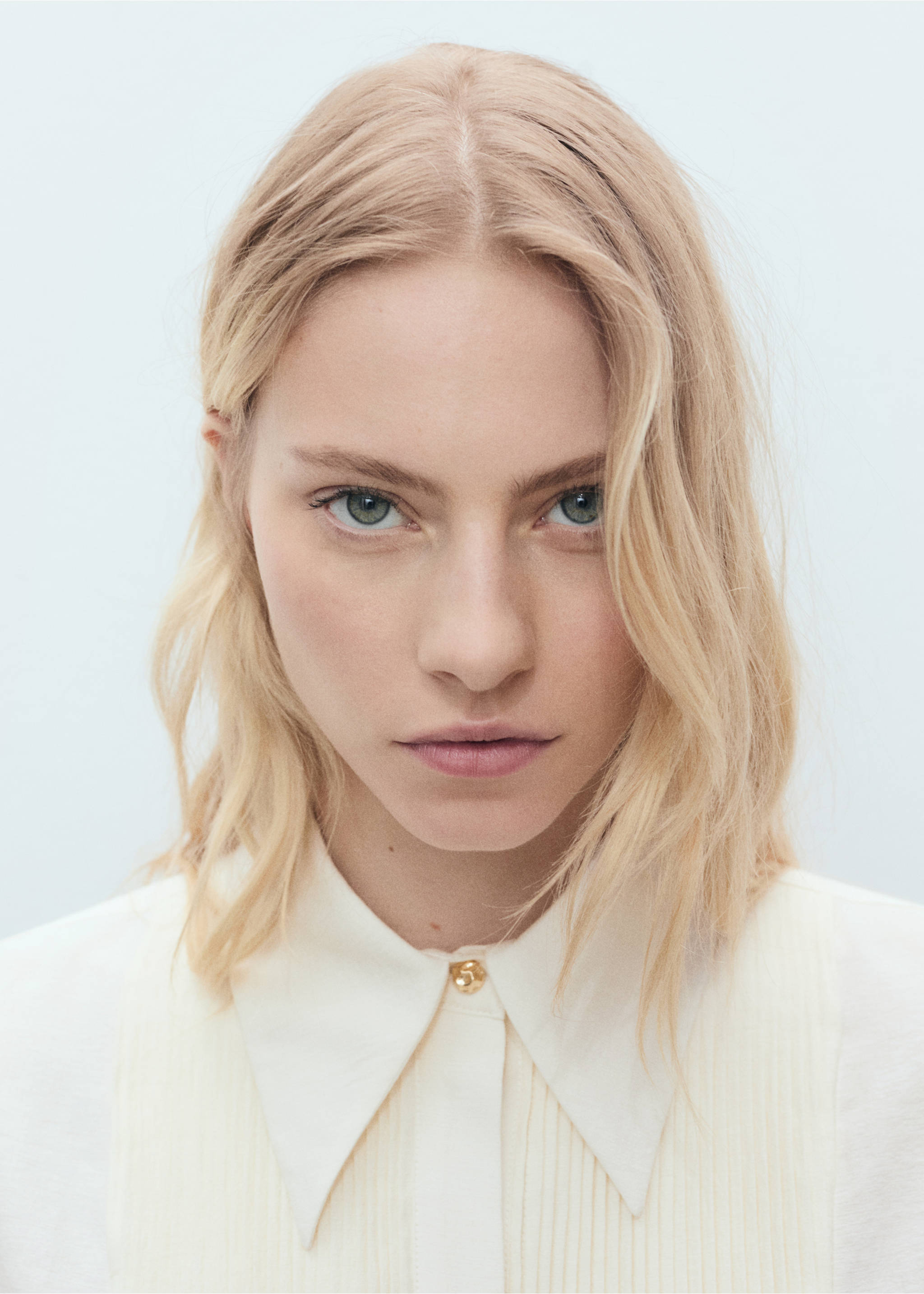 Fluid shirt with contrasting panel - Details of the article 1, Off White. Ref: 87020636-00.