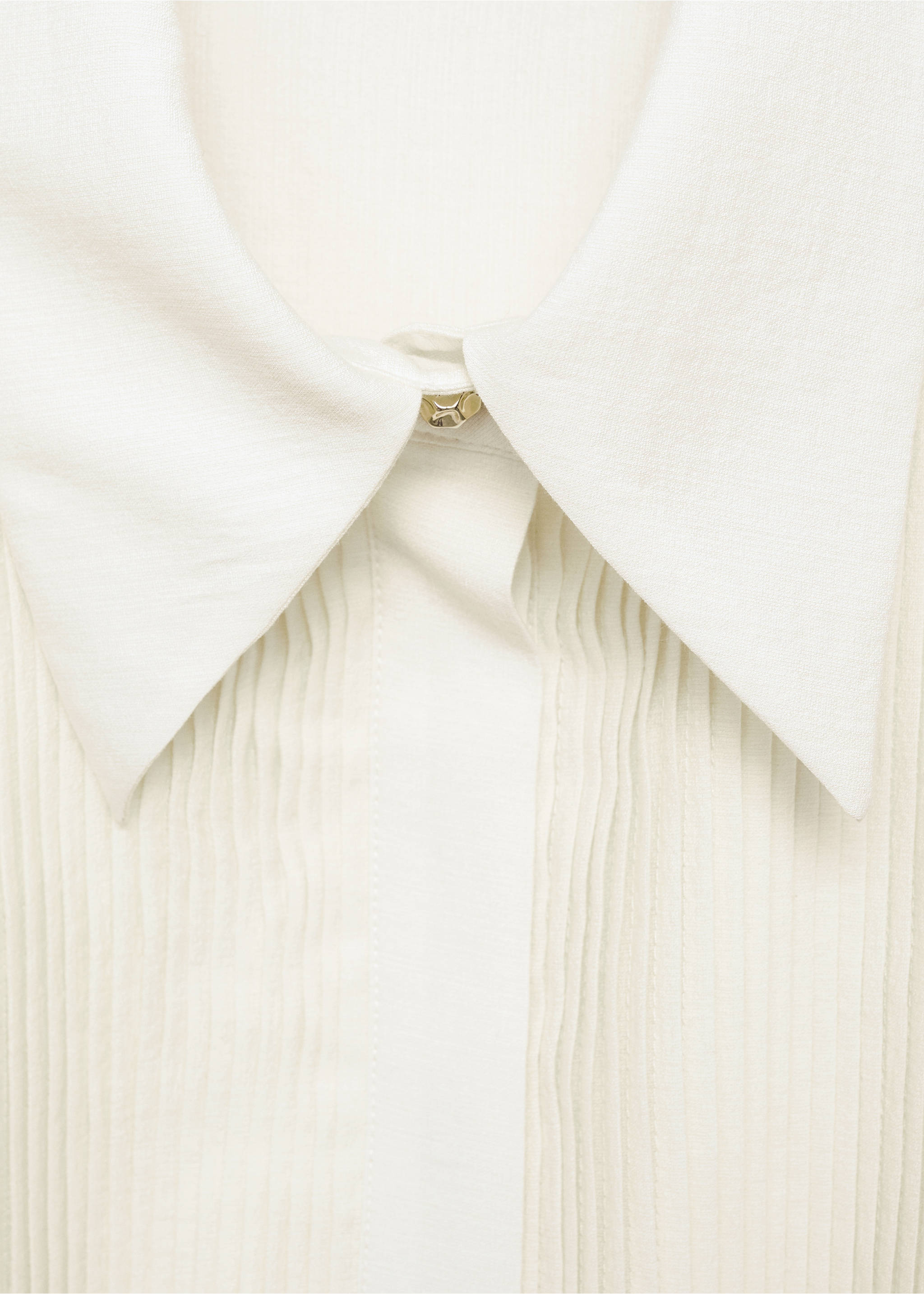 Fluid shirt with contrasting panel - Details of the article 8, Off White. Ref: 87020636-00.