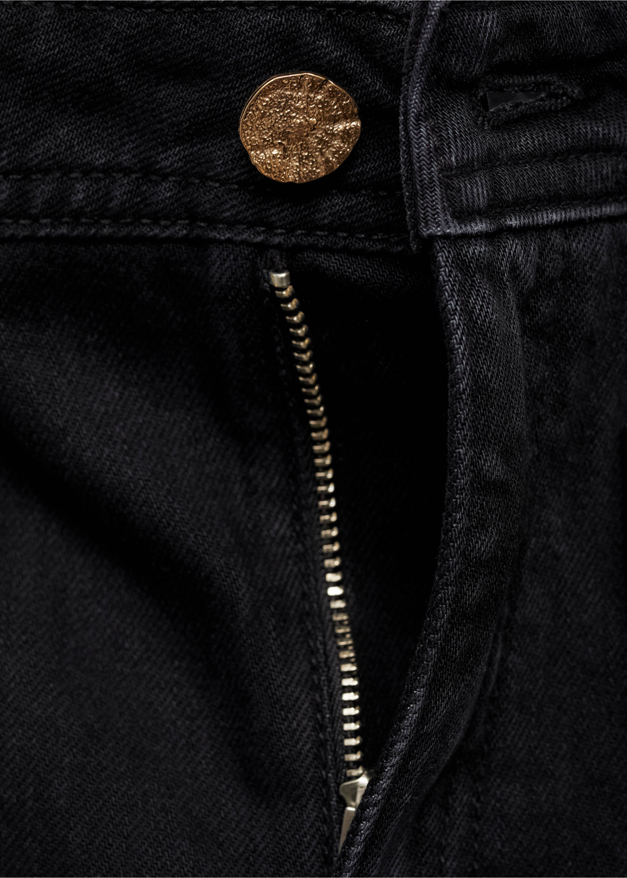 Wide leg jeans with pockets - Details of the article 8, Black denim. Ref: 87020637-00.
