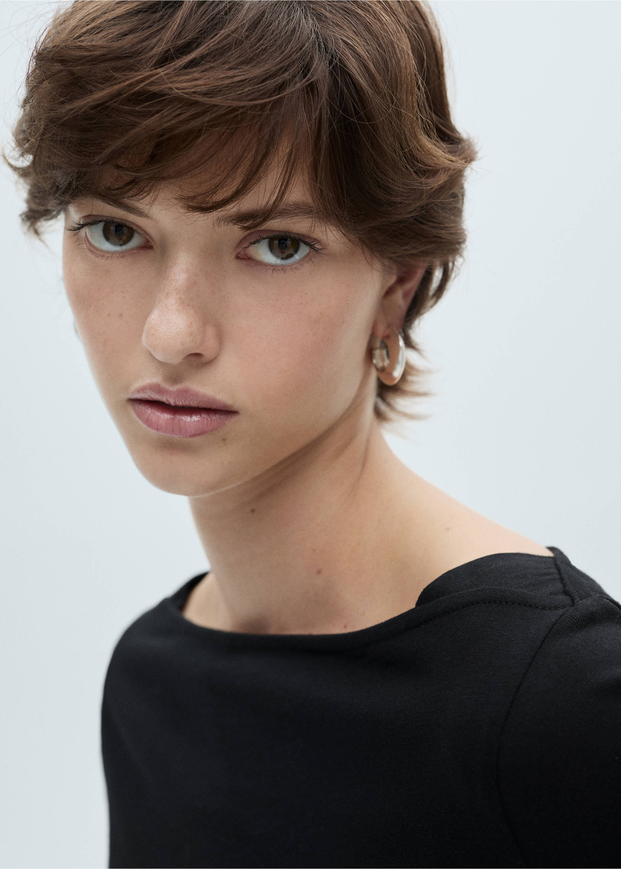 Cotton boat neck t-shirt - Details of the article 1, Black. Ref: 87020642-00.