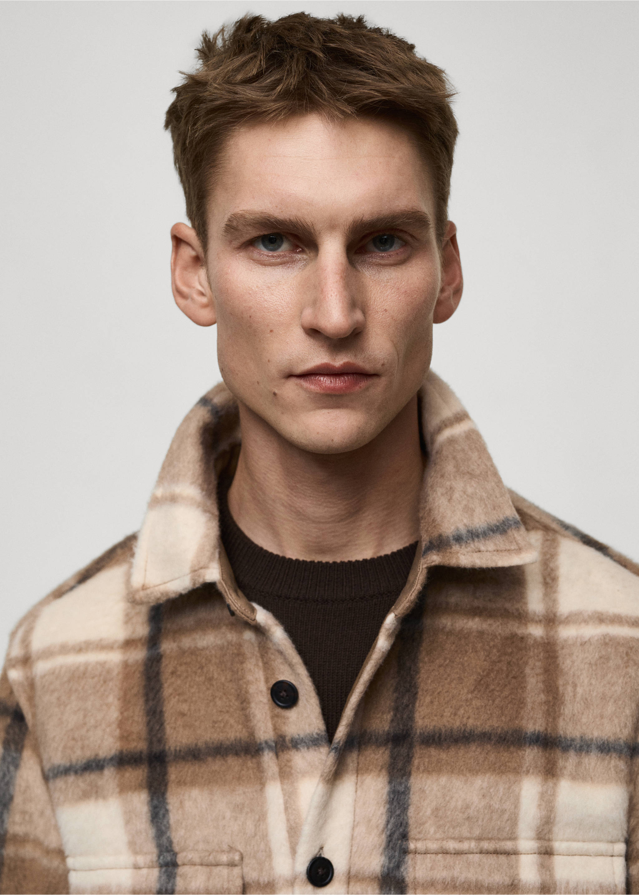 Kariertes Overshirt mit Flanell-Textur - Detail des Artikels 1, Beige. Ref: 87020644-00.