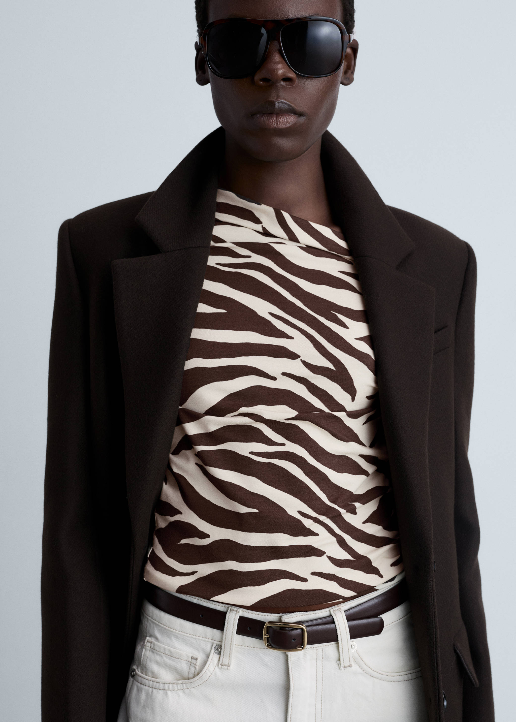 Zebra-print asymmetrical-neck t-shirt - Details of the article 1