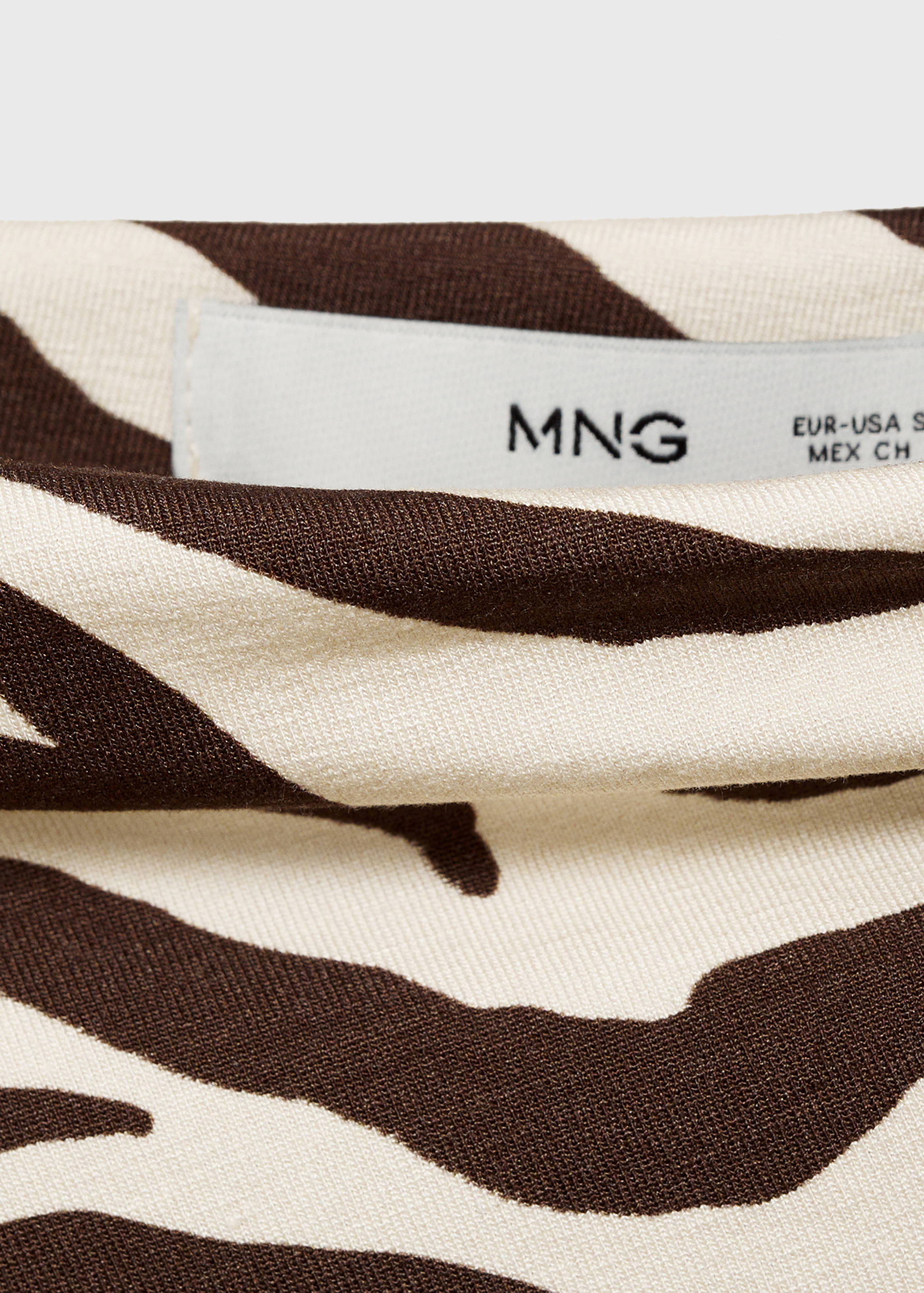 Zebra-print asymmetrical-neck t-shirt - Details of the article 0