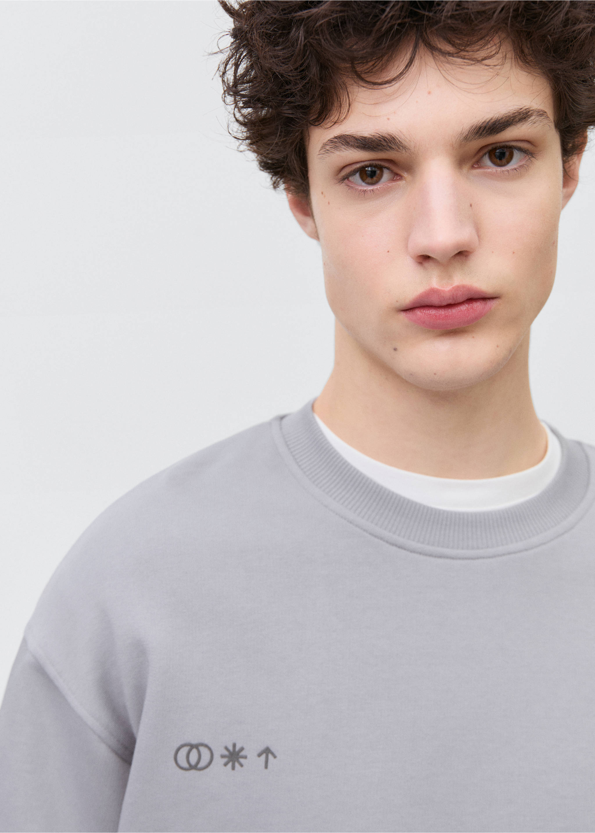 Baumwoll-Sweatshirt mit Aufschrift - Detail des Artikels 1, Himmelblau. Ref: 87021061-00.