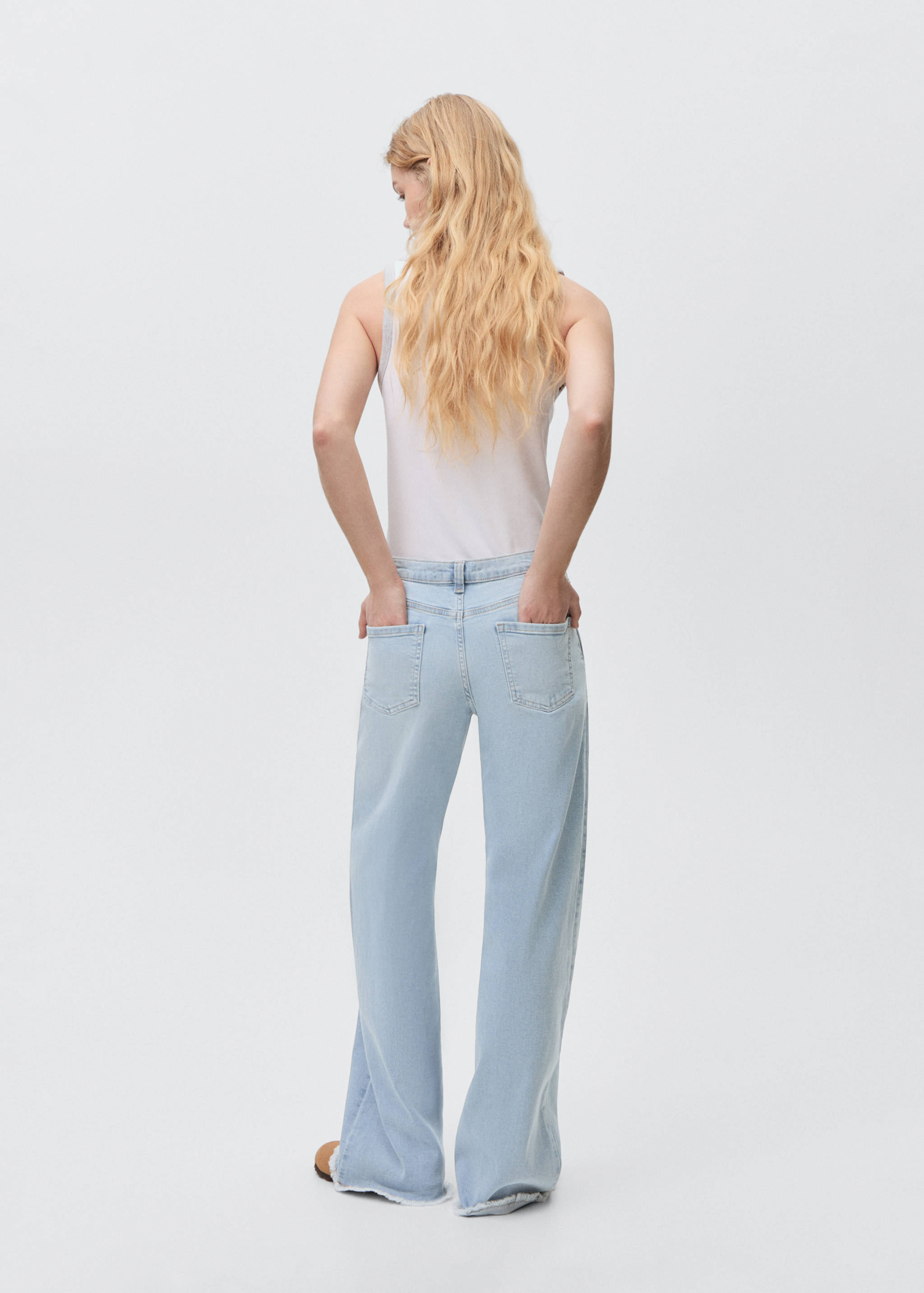 Wideleg low frayed hem jeans - Reverse of the article