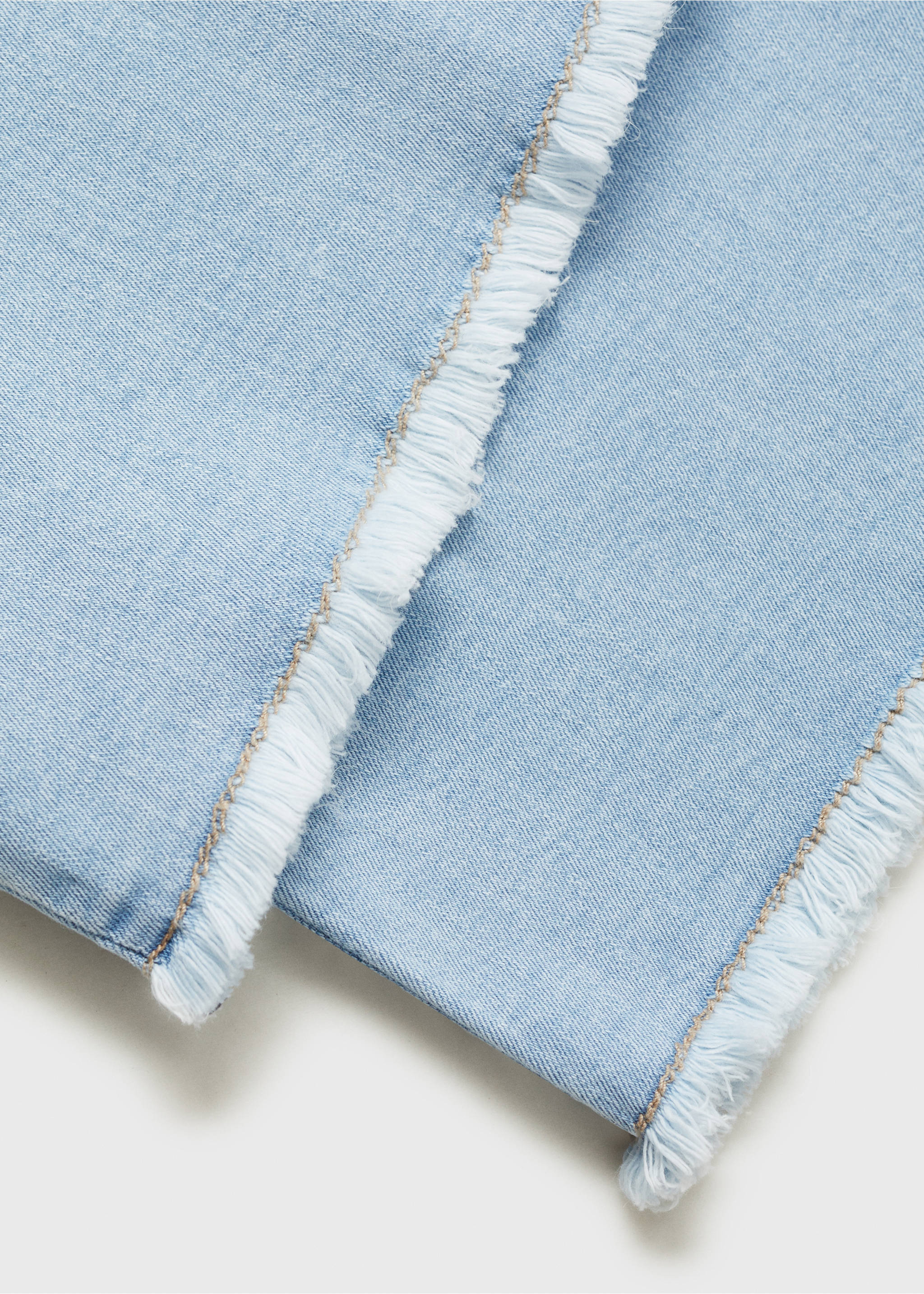 Wideleg jeans met gerafelde pijpen - Detail van het artikel 0, Lichtblauw. Ref: 87021516-00.