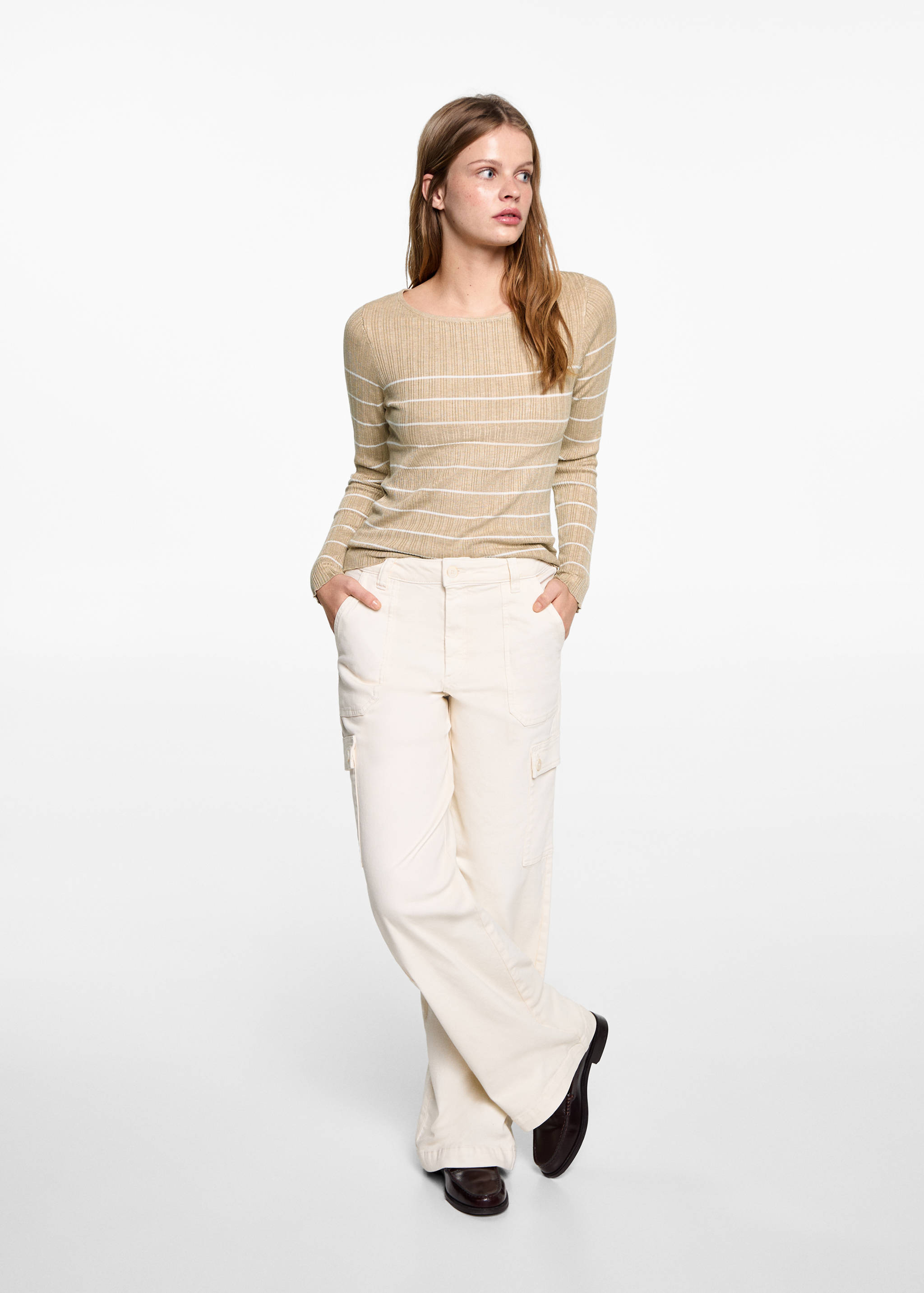 Gestreifter Rippenpullover - Allgemeine Ansicht