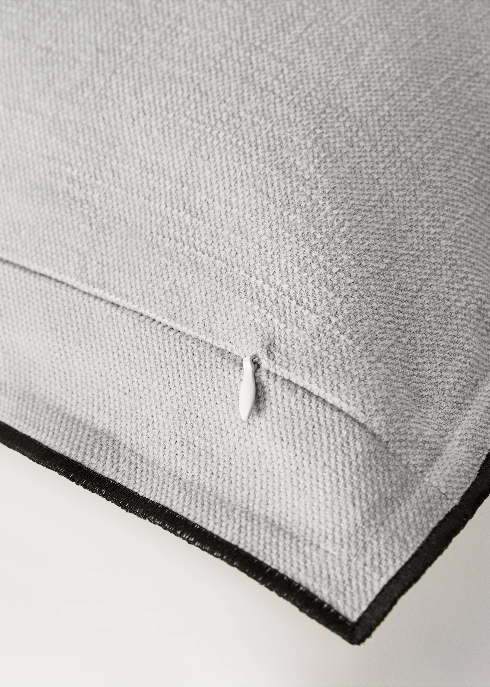 Cotton-linen cushion cover with overlock 50x50 cm - Details of the article 1, Light/Pastel Grey. Ref: 87021523-00.