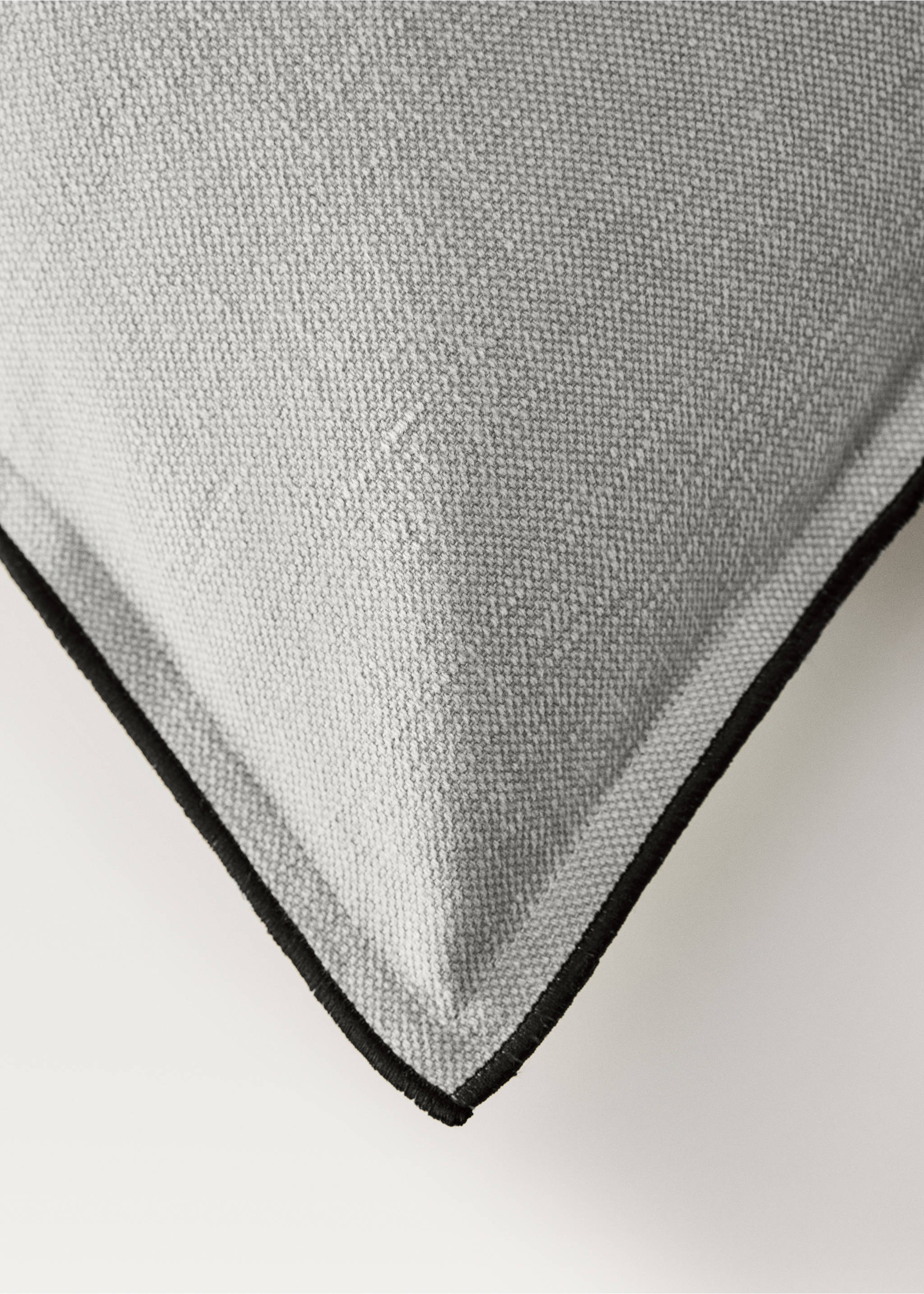 Cotton-linen cushion cover with overlock 50x50 cm - Details of the article 2, Light/Pastel Grey. Ref: 87021523-00.