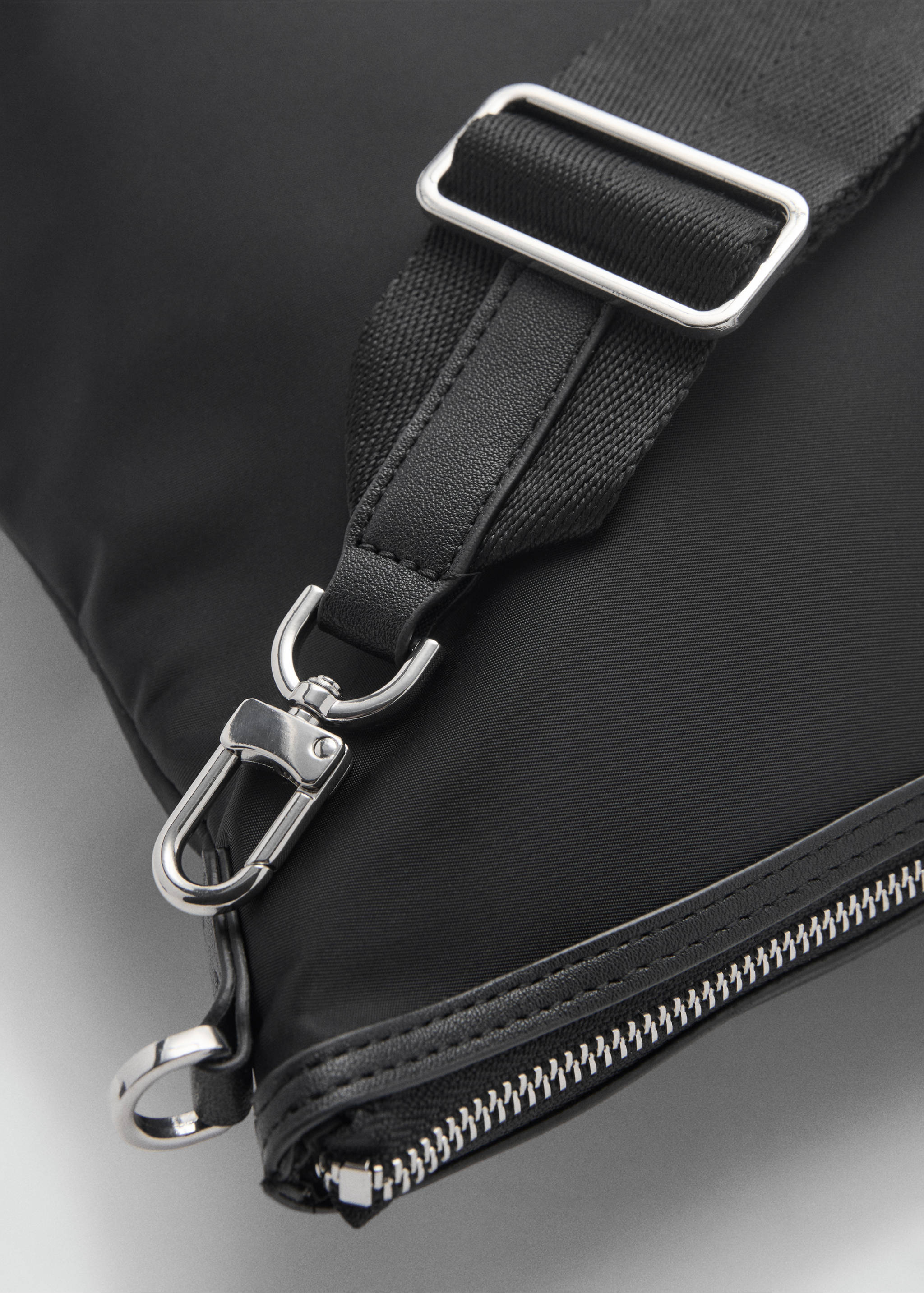 Large nylon shopper bag - Details of the article 2, Black. Ref: 87022538-00.