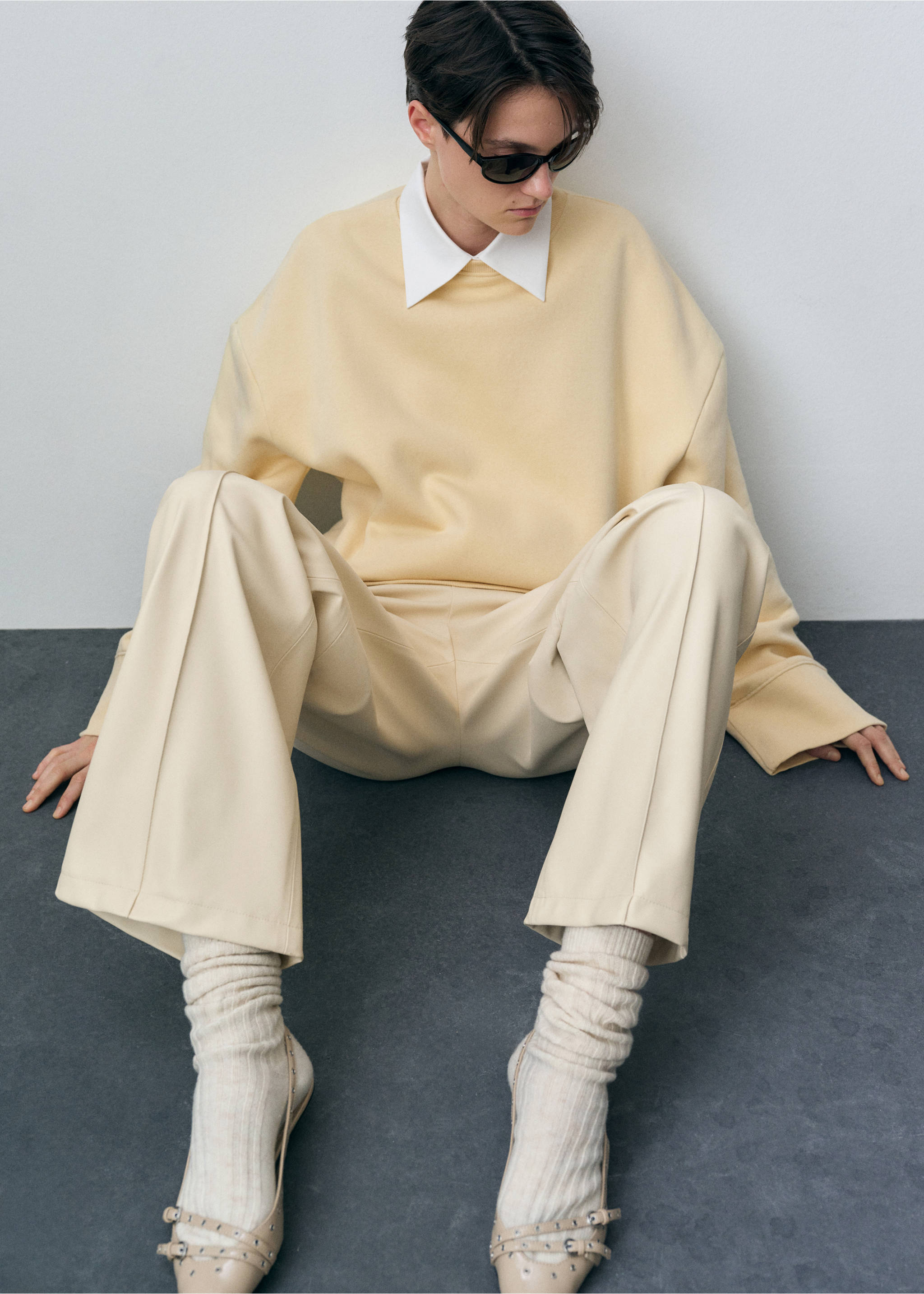 Pantalón wideleg efecto piel - Detalle del artículo 1, Crudo. Ref: 87022539-00.