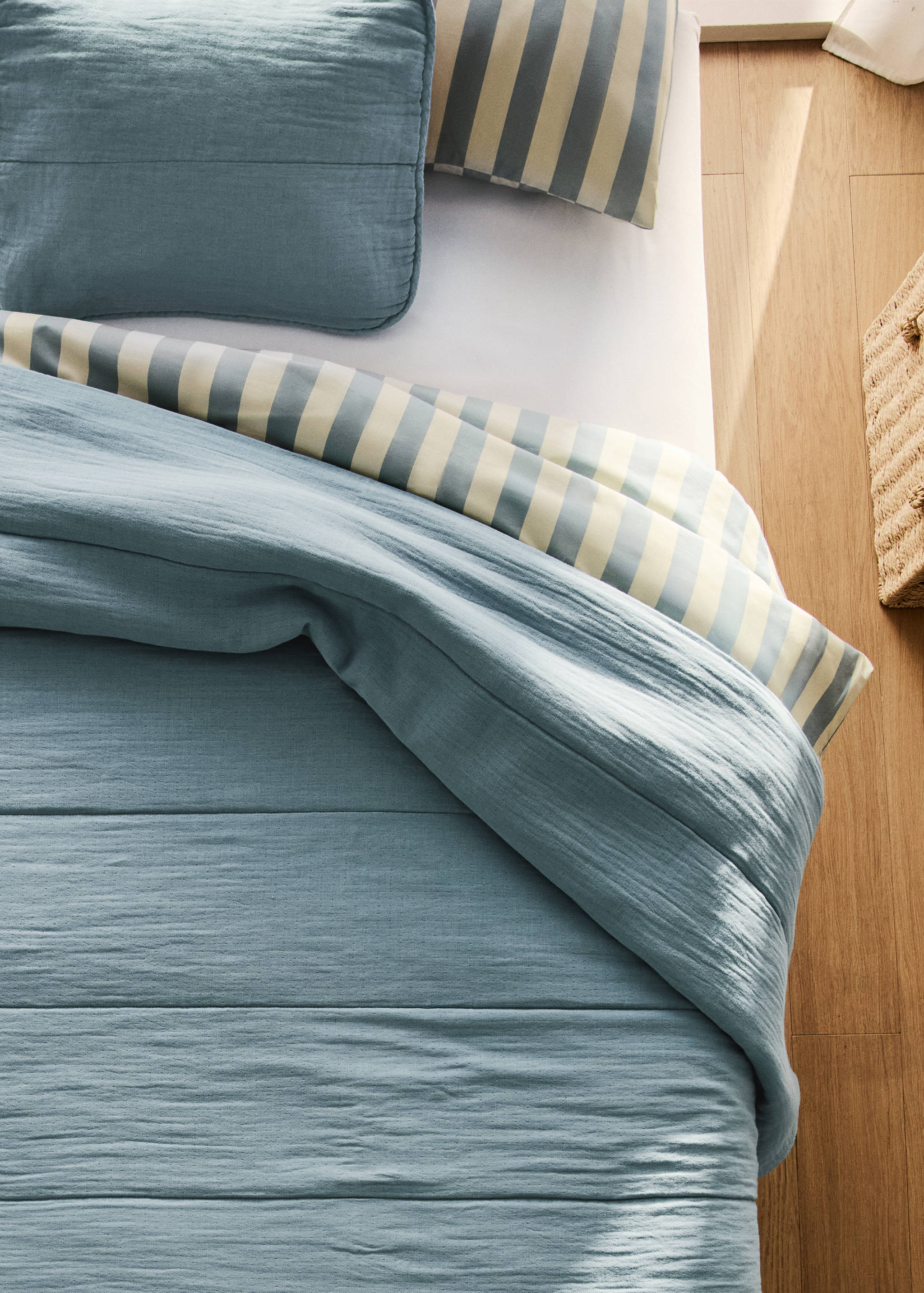 Children’s cotton chiffon garment-dyed bedspread for cot - General plane