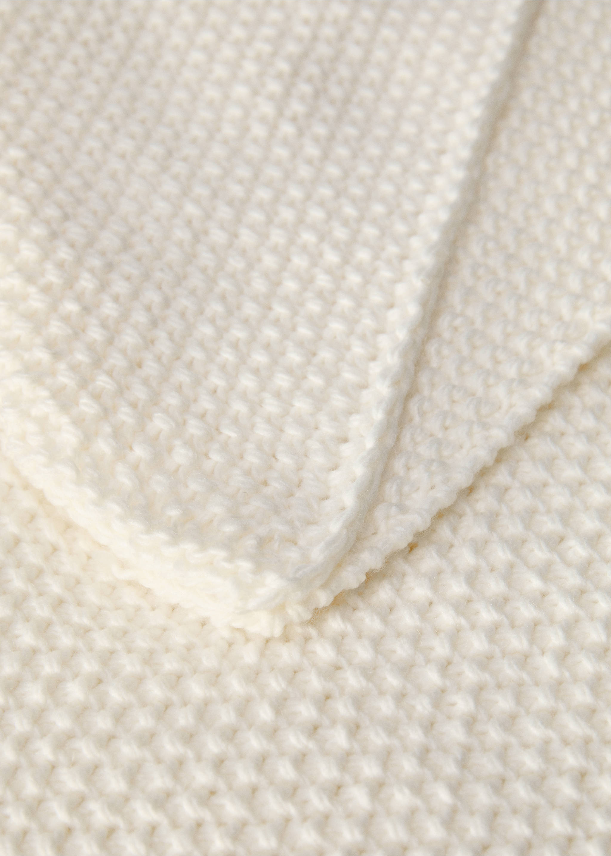 Knitted blanket with design - Details of the article 2, Off White. Ref: 87022898-00.