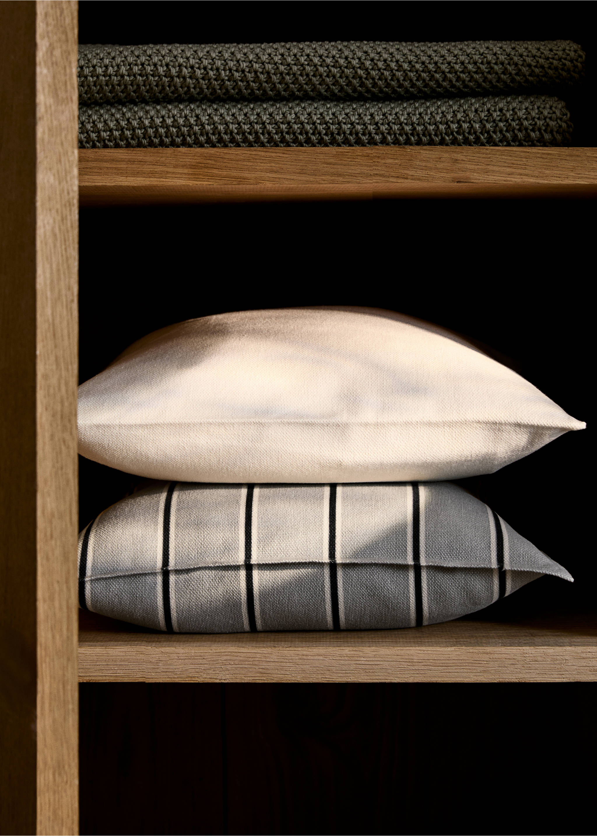Cushion cover with structure, 45x45 cm - General plane, Off White. Ref: 87022915-00.
