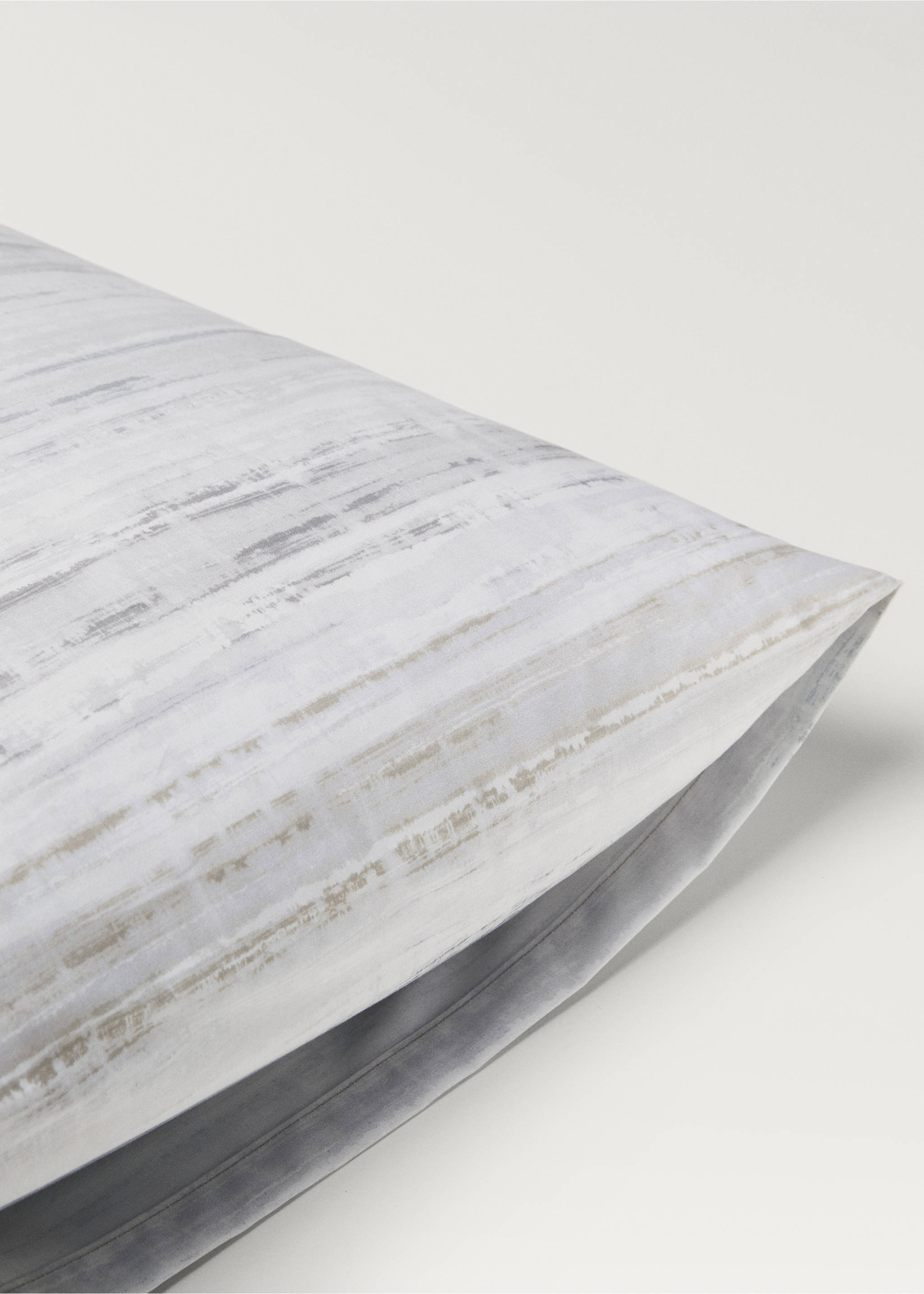 Two cotton percale blurred-print pillowcases 50x75 cm - Details of the article 2, Grey. Ref: 87022925-00.