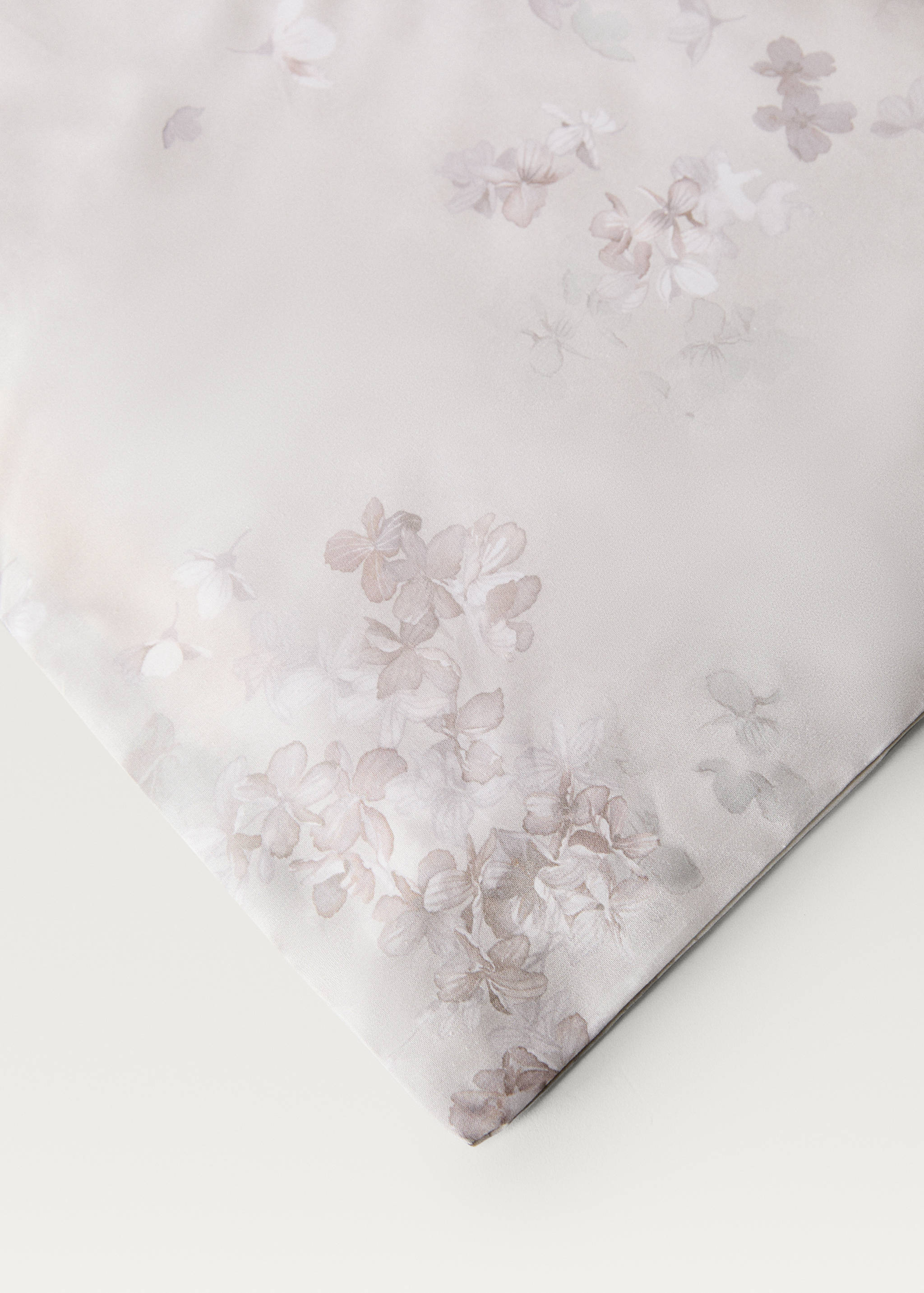 Percale cotton duvet cover with romantic floral print Queen bed - Details of the article 2