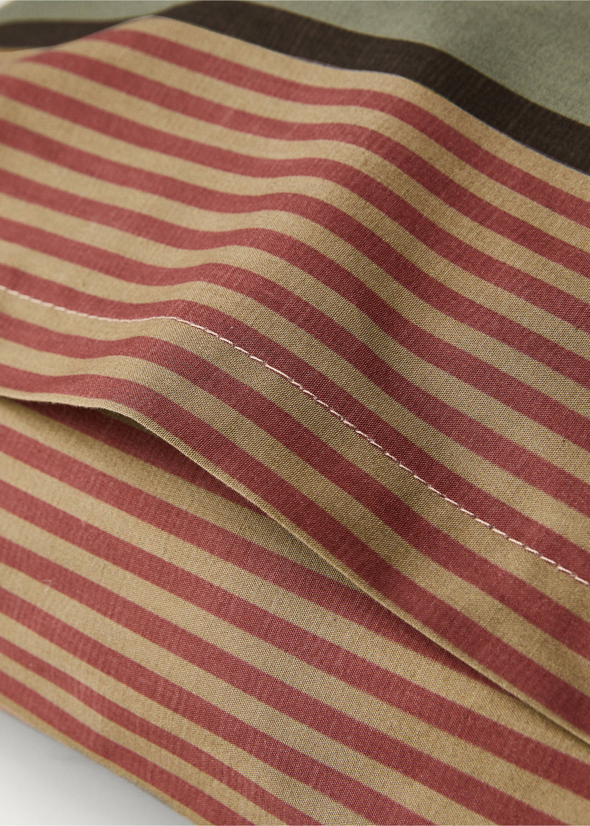 Deux taies d'oreiller en percale de coton rayures multiples 50x75 cm - Détail de l'article 2, Kaki. Ref: 87022938-00.