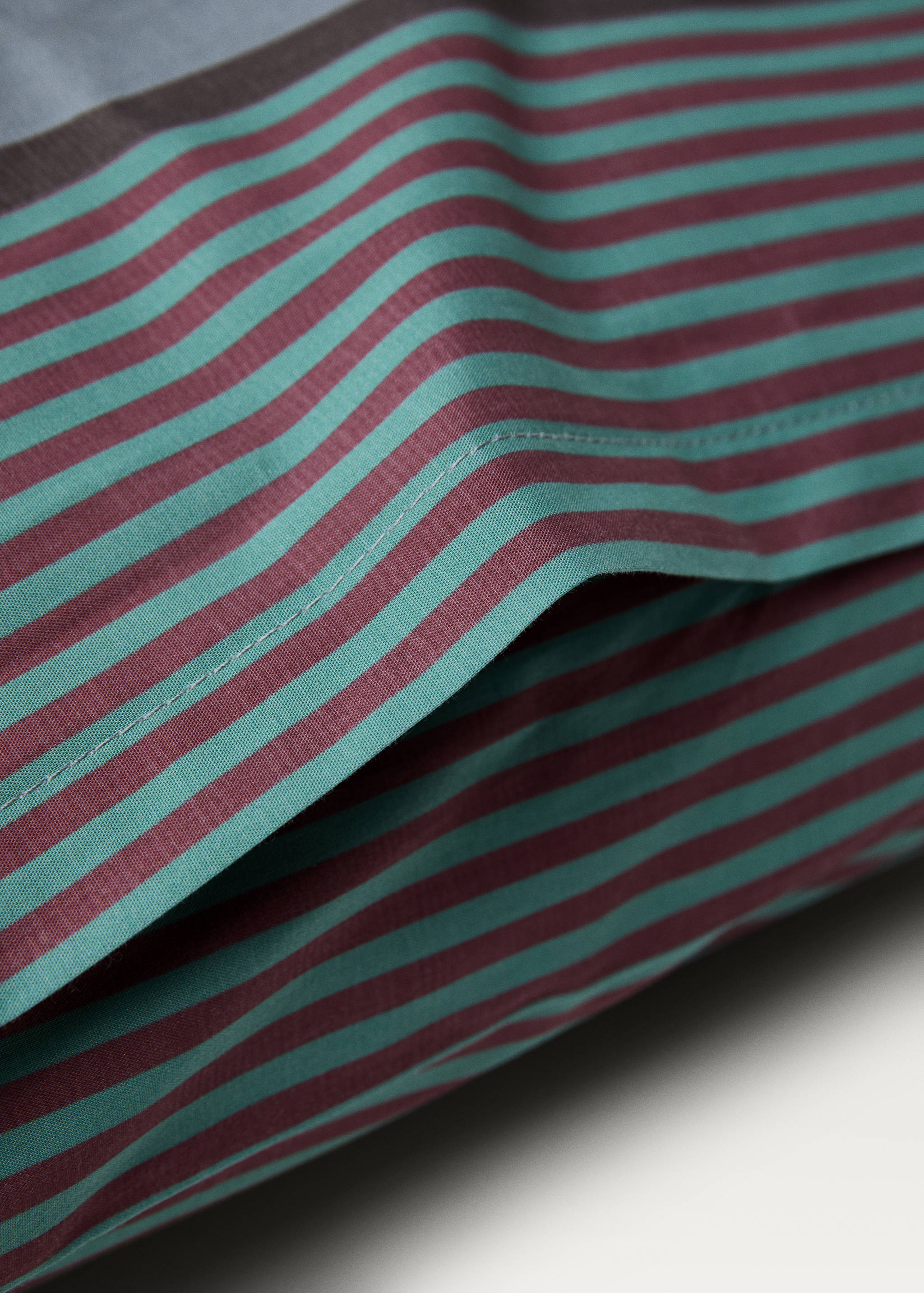 Dva bavlněné perkálové povlaky na polštáře s více pruhy 50x75 cm - Detail zboží 3