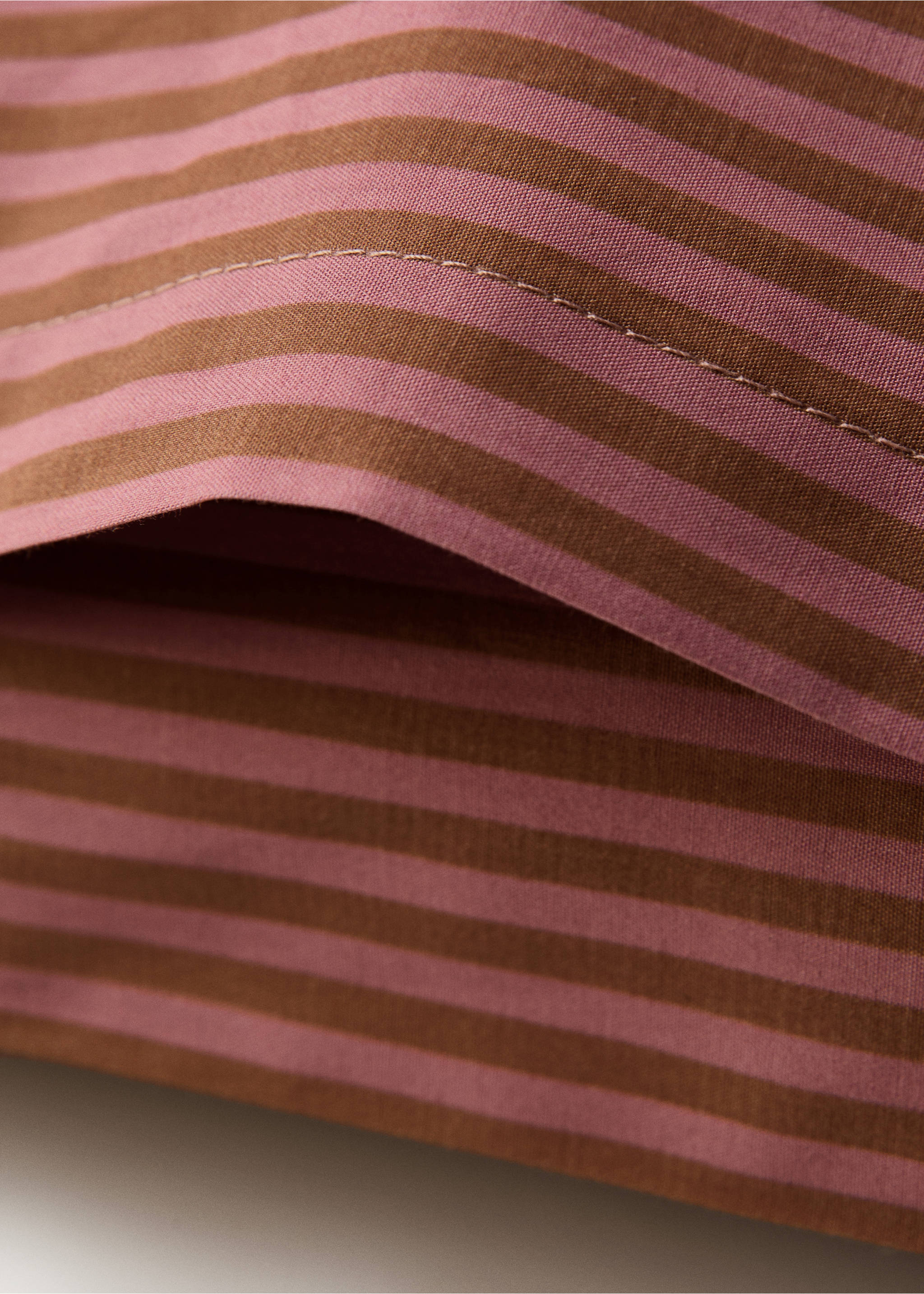 Two cotton percale multi-striped pillowcases 50x75 cm - Details of the article 2, Pink. Ref: 87022938-00.